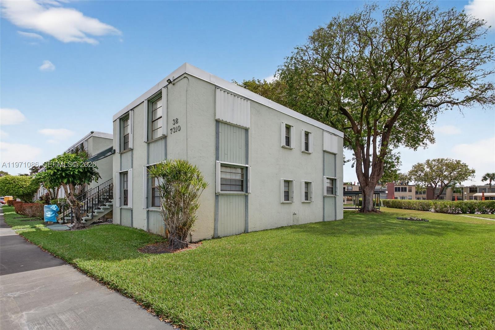 38 Of Palm Springs 3 Cond