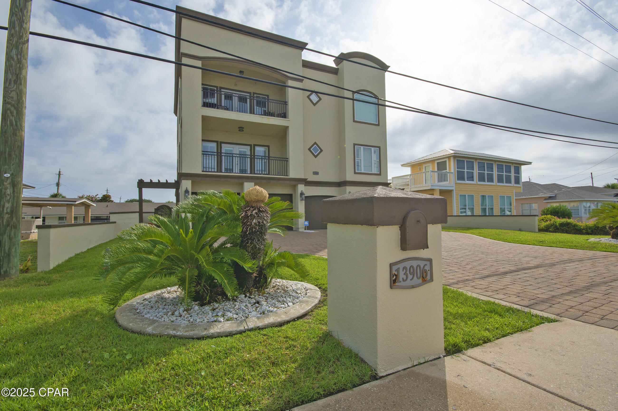 Image 12 For 13906 Front Beach Road A