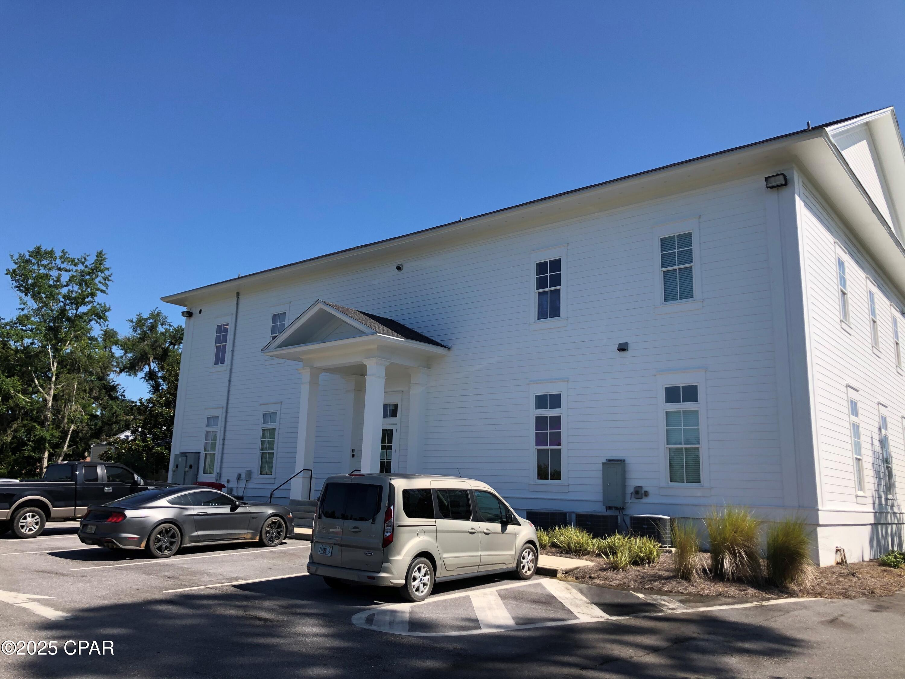 Listing photo id 11 for 4357 Lafayette Street