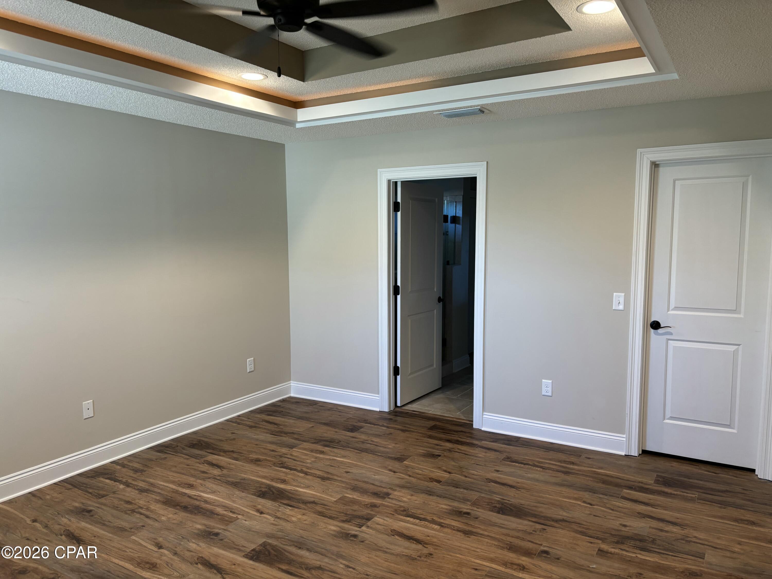 Listing photo id 12 for 4224 Dairy Farm Road