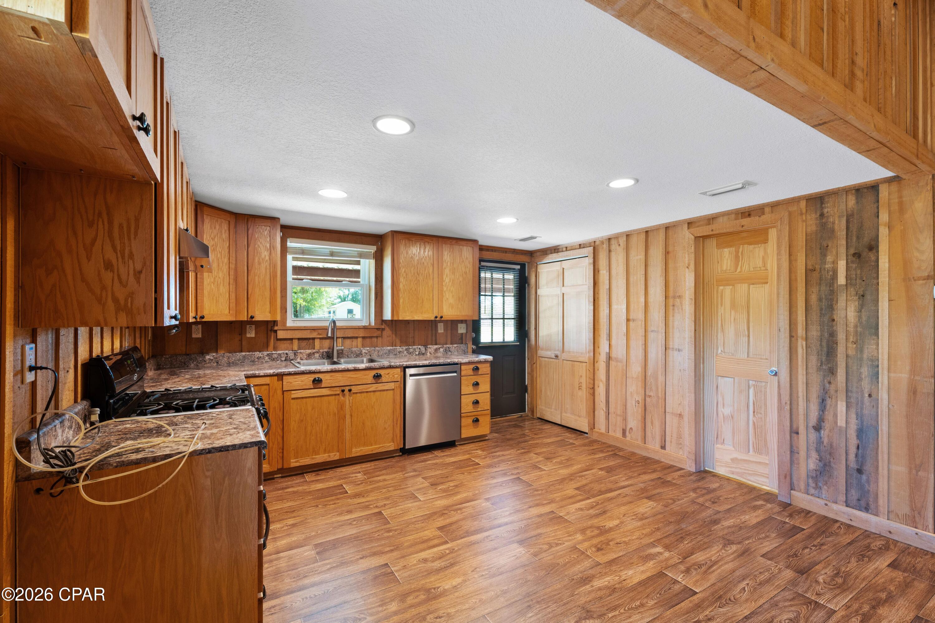 Image 8 For 7020 Capt Lynn Road