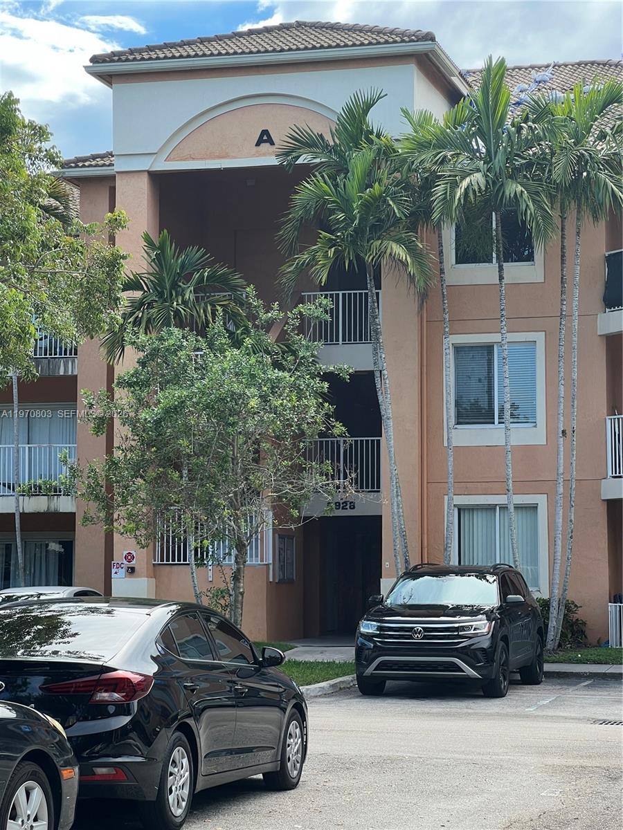 Courtyards At Davie Condo