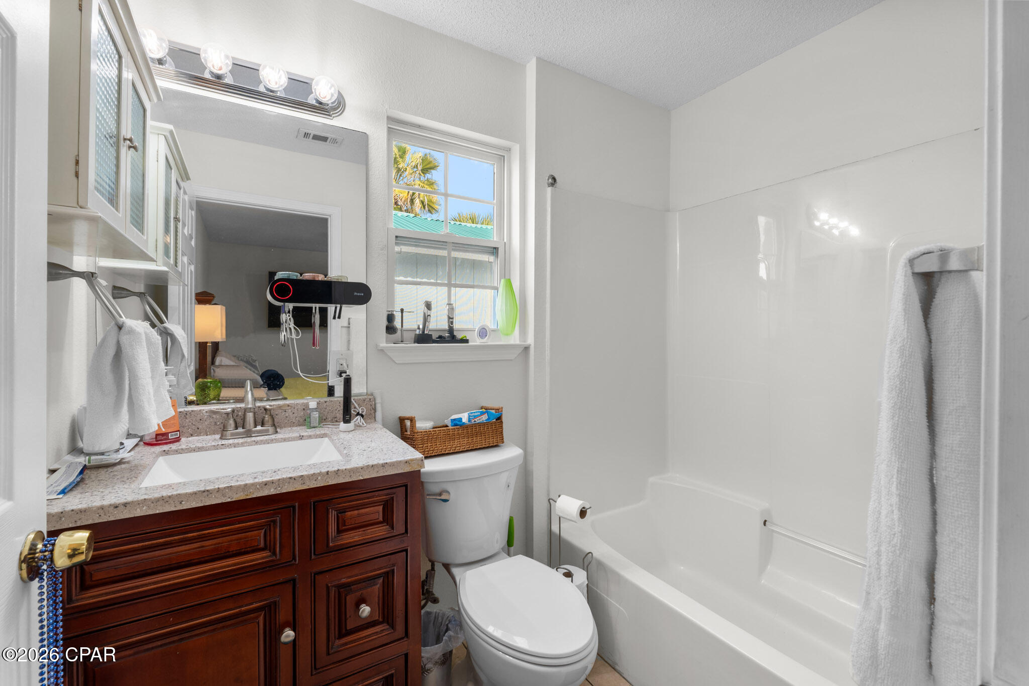 Image 12 For 8402 Elizabeth Avenue