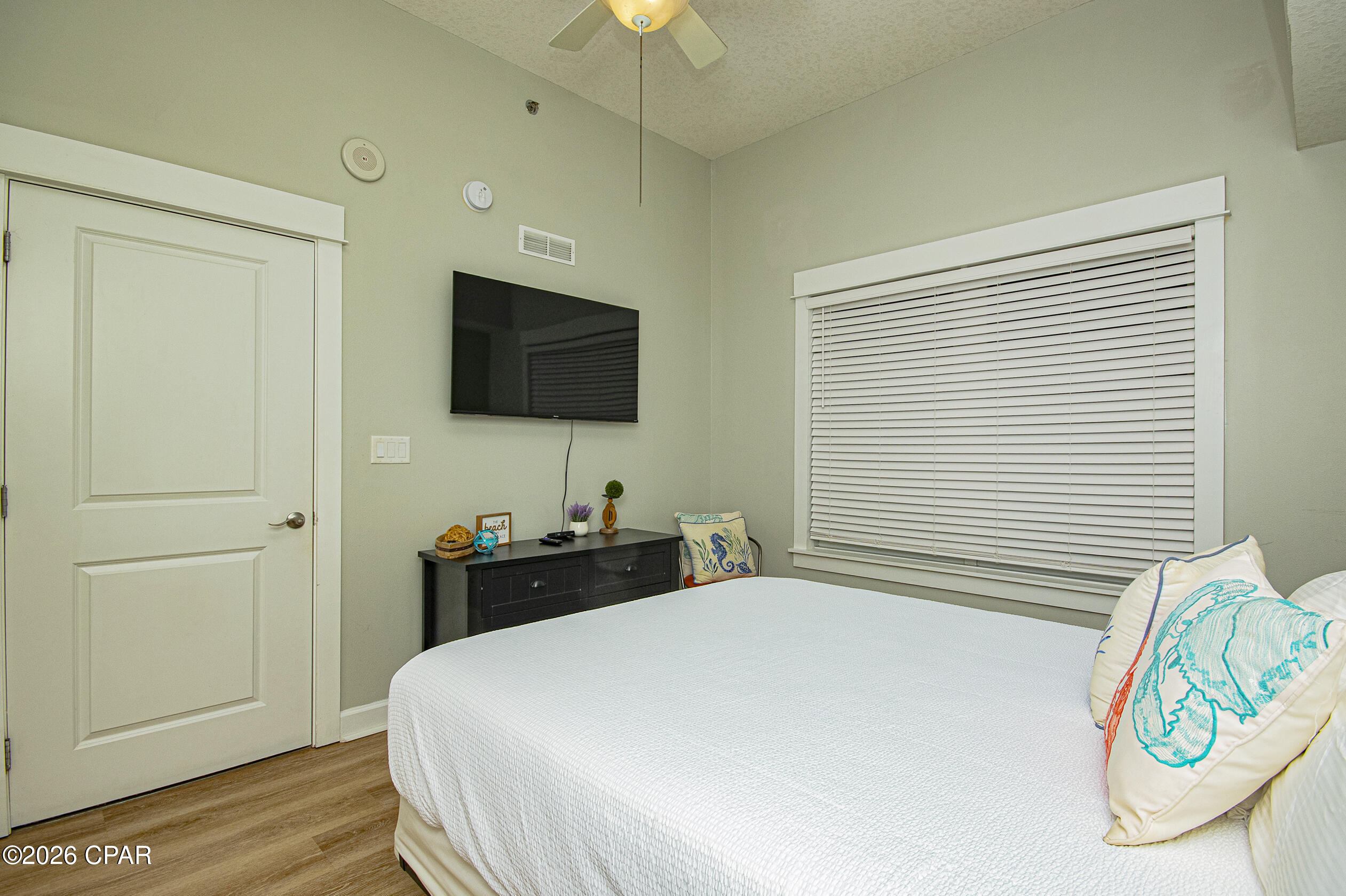 Image 27 For 11807 Front Beach Road 2003