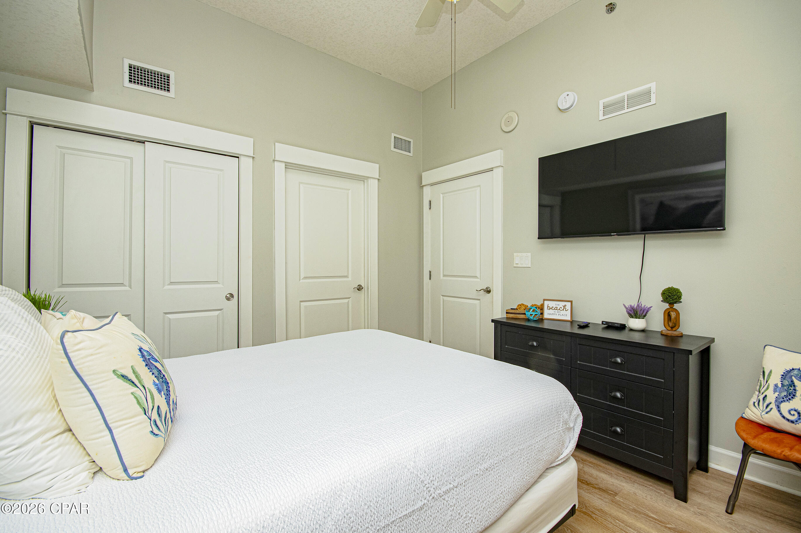 Image 29 For 11807 Front Beach Road 2003