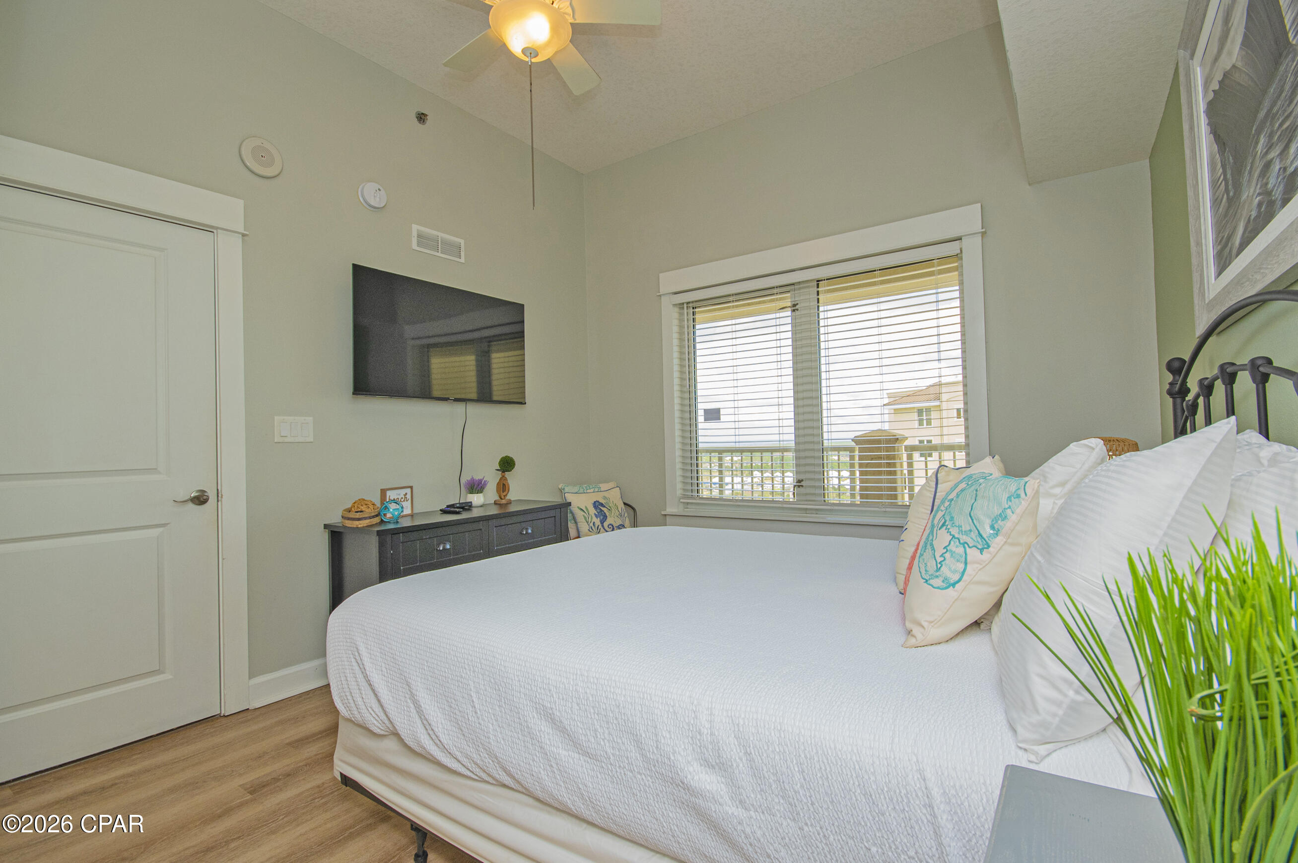 Image 32 For 11807 Front Beach Road 2003