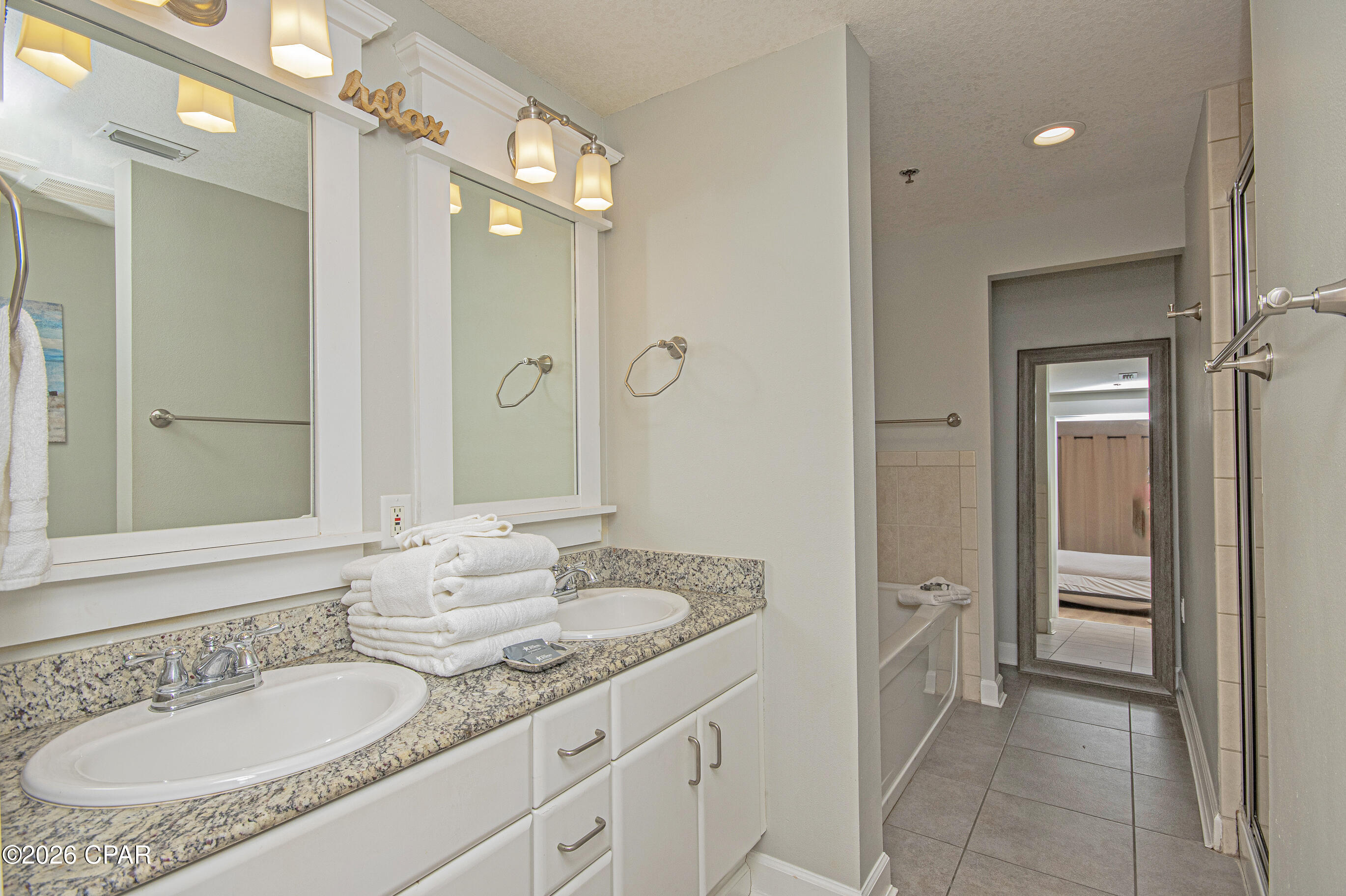 Image 38 For 11807 Front Beach Road 2003