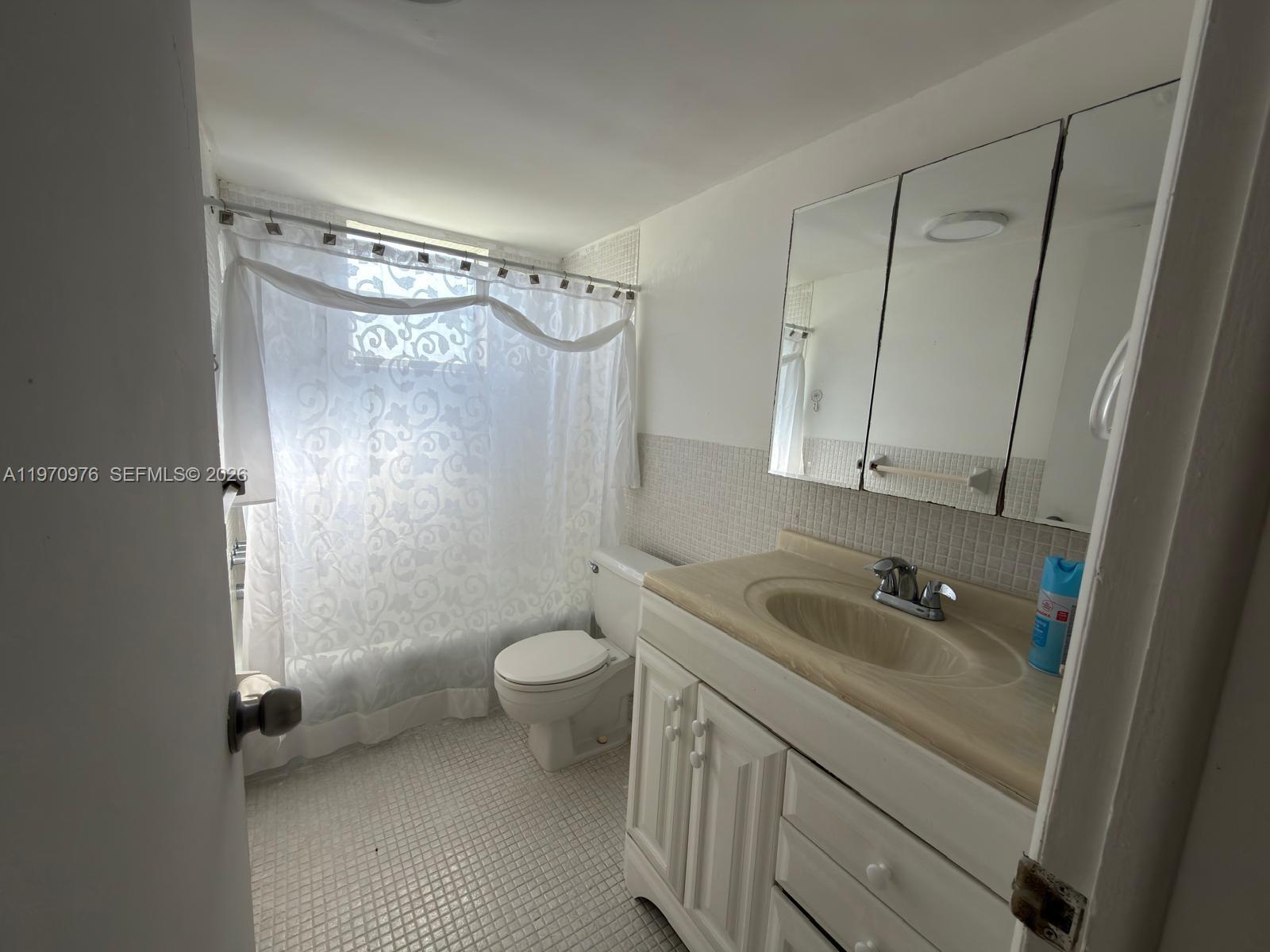 Elegant master bedroom retreat at 30 4th Ave - Condo in Hallandale Beach