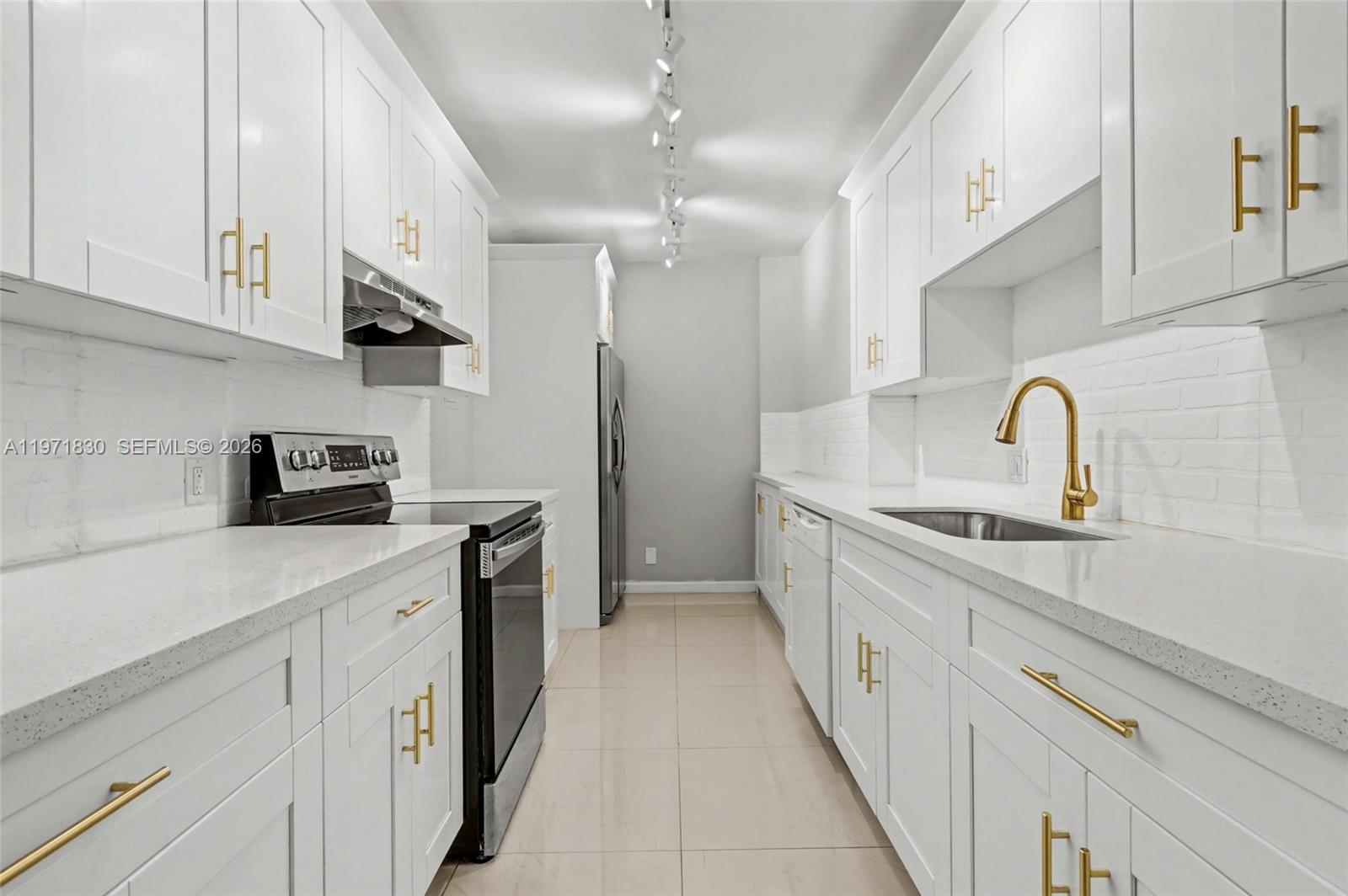 Hillcrest East No 24 Cond