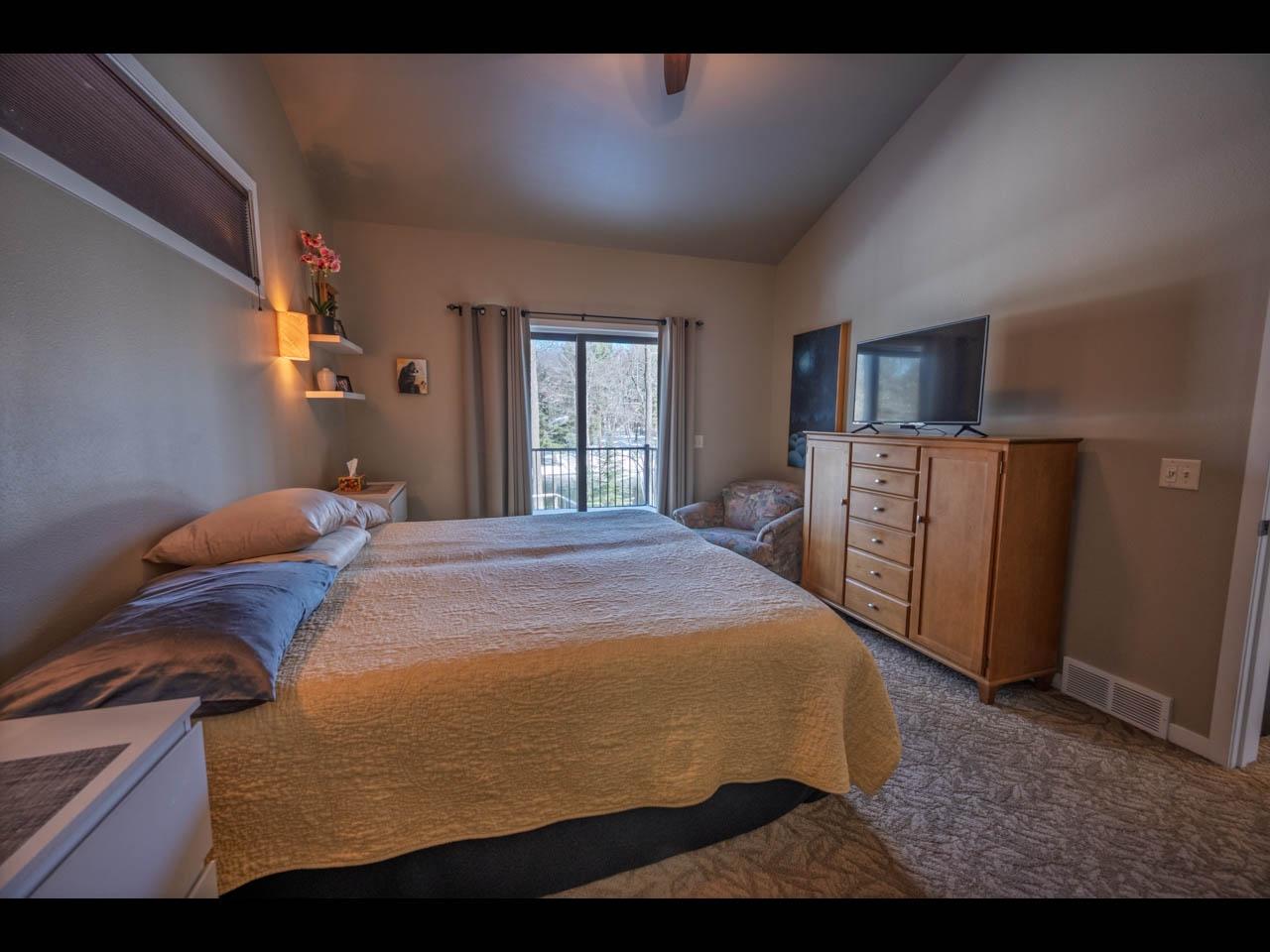 River Property Property 8550 Kenwood Terrace Photo 10