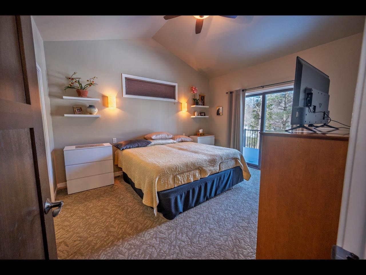 Undocumented Lake Property 8550 Kenwood Terrace Photo 9