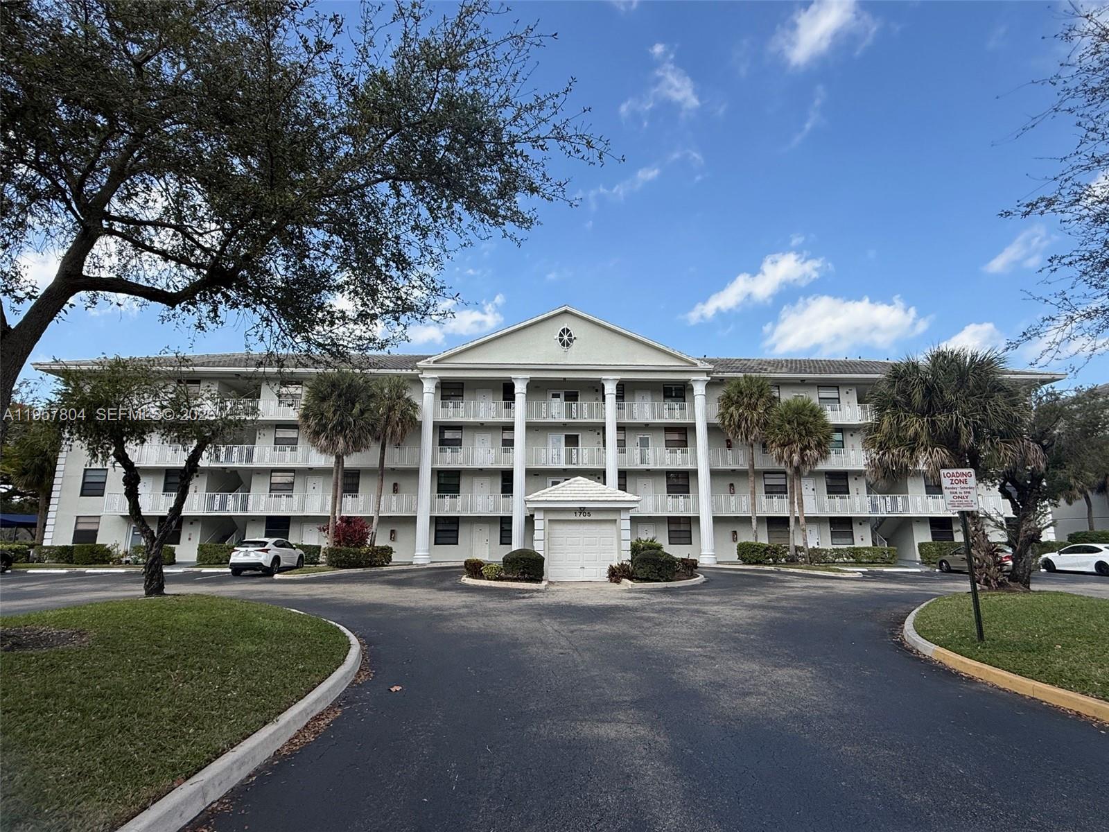 Condo 25 Of Whitehall Con