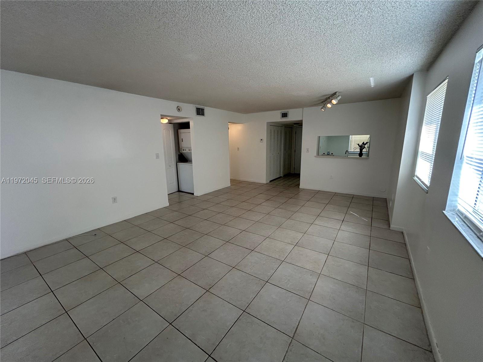 Additional living spaces at 5200 31st Ave - Condo in Fort Lauderdale