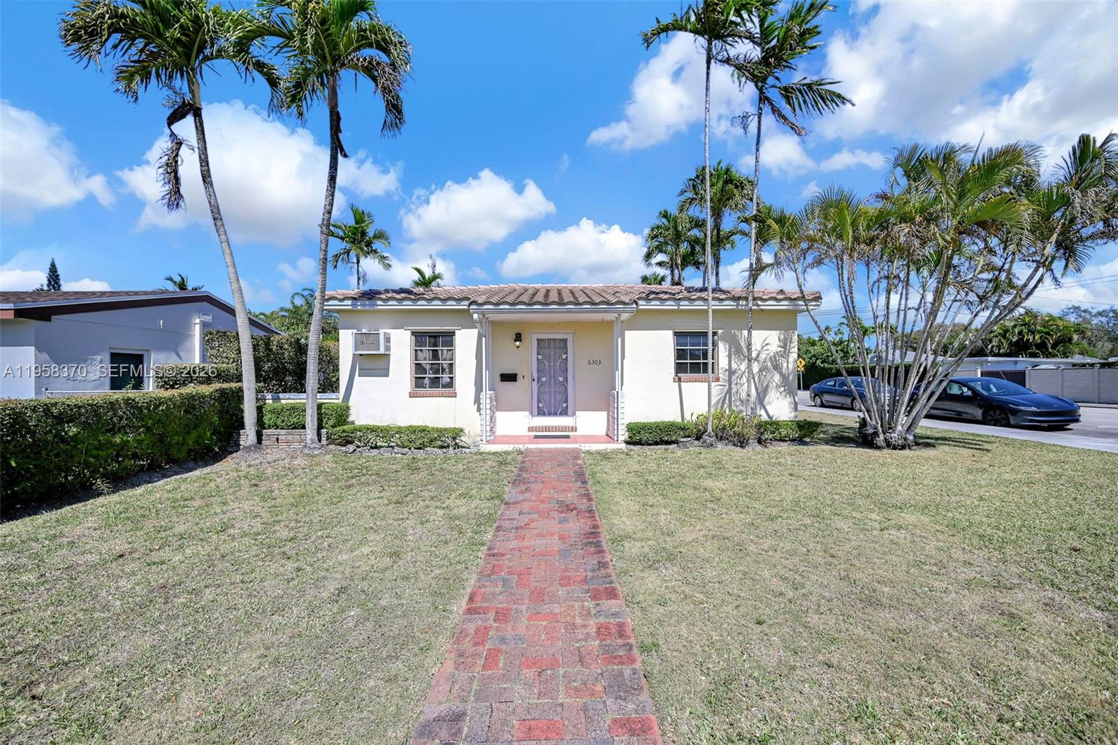 Homes for sale in South Miami, FL | 6303 Sw 43rd St, South Miami, FL 33155 | MLS# A11958370