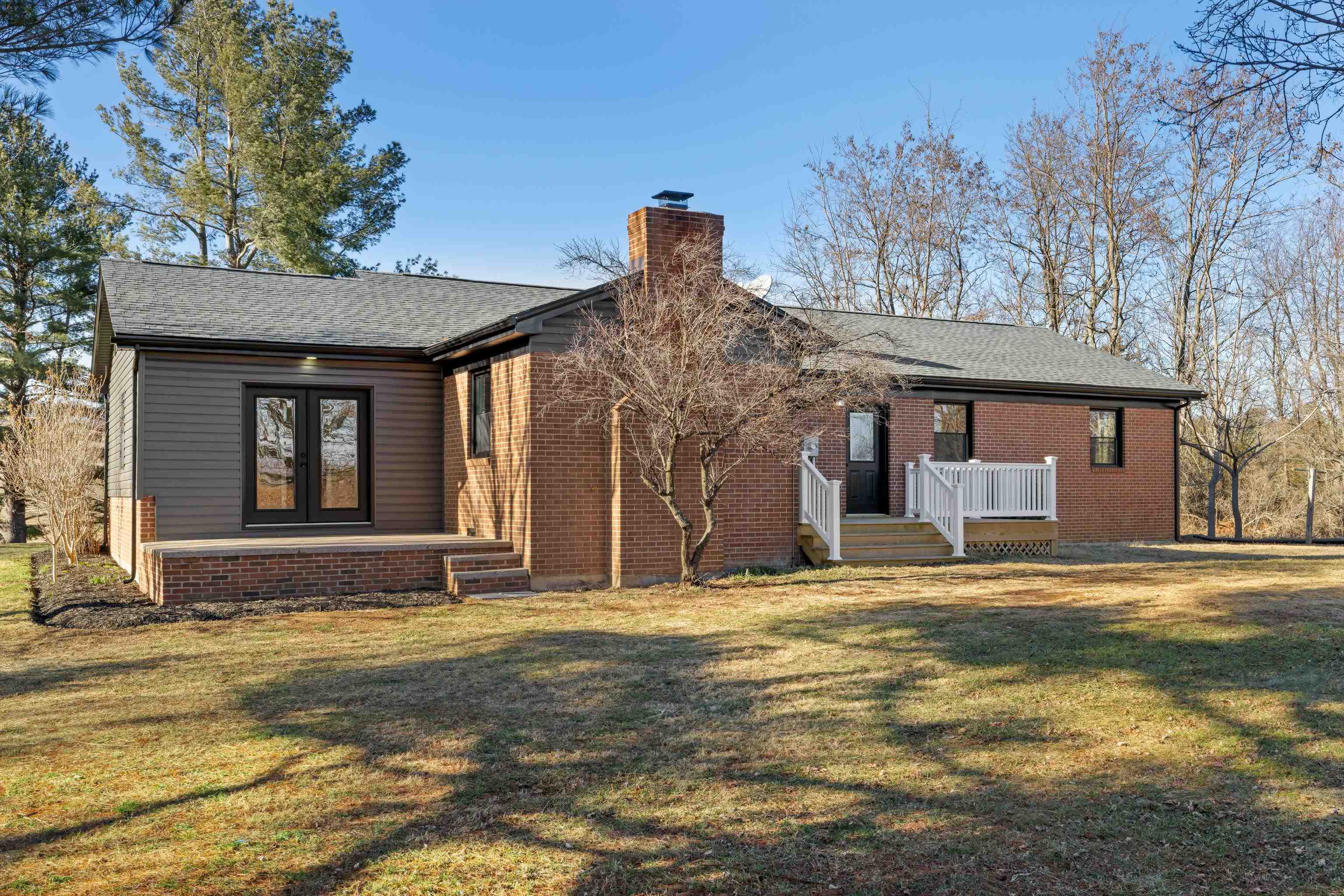 1293 LEE HWY exterior