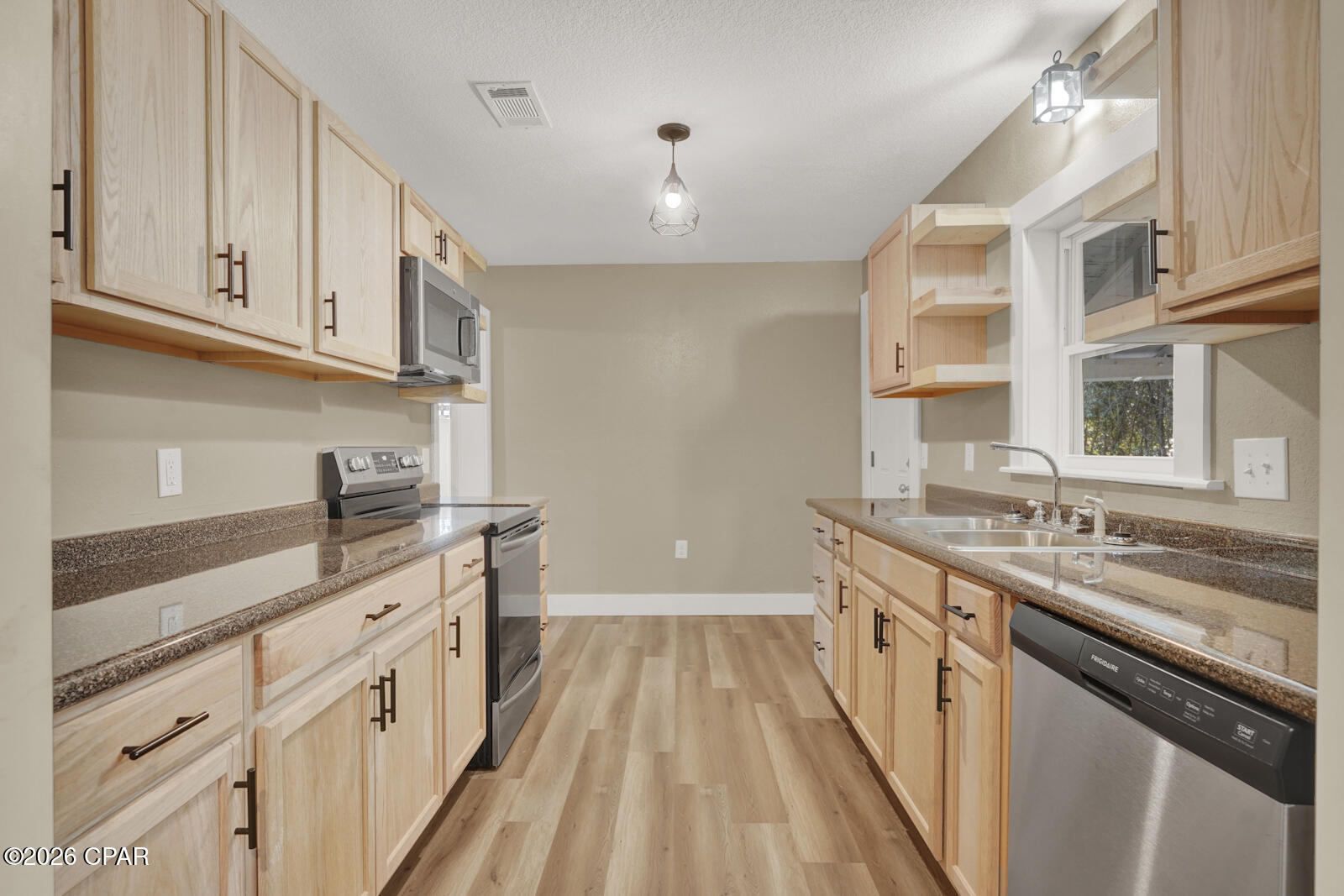 Image 14 For 657 Main Street