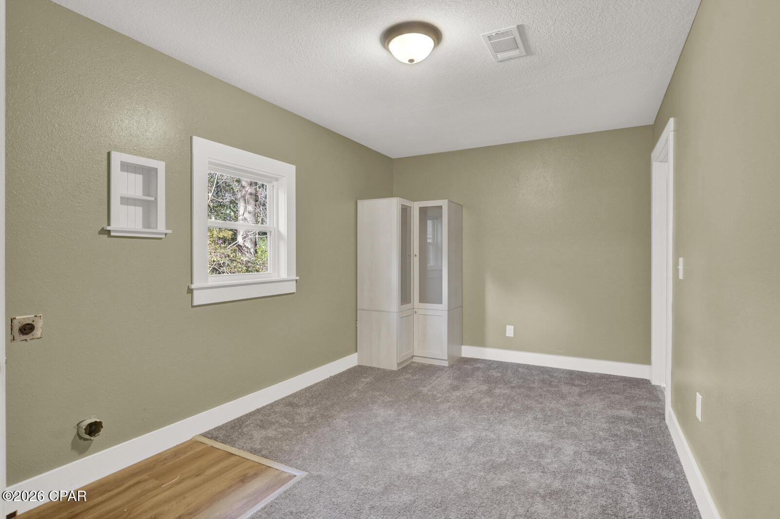 Image 23 For 657 Main Street