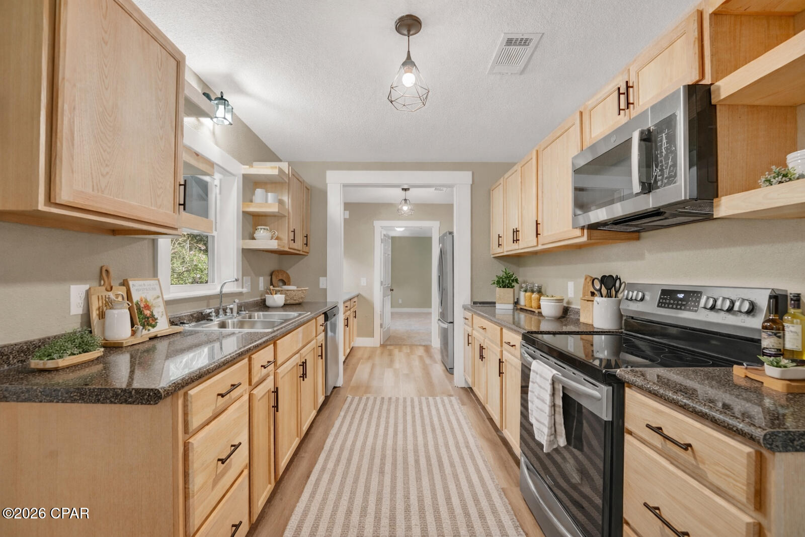 Image 9 For 657 Main Street