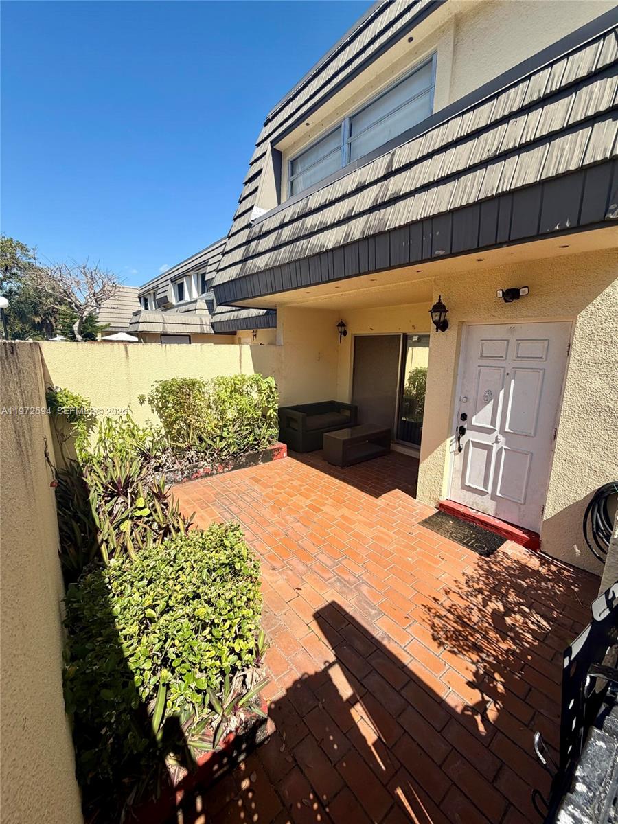 Kendale Lakes Townhouse C