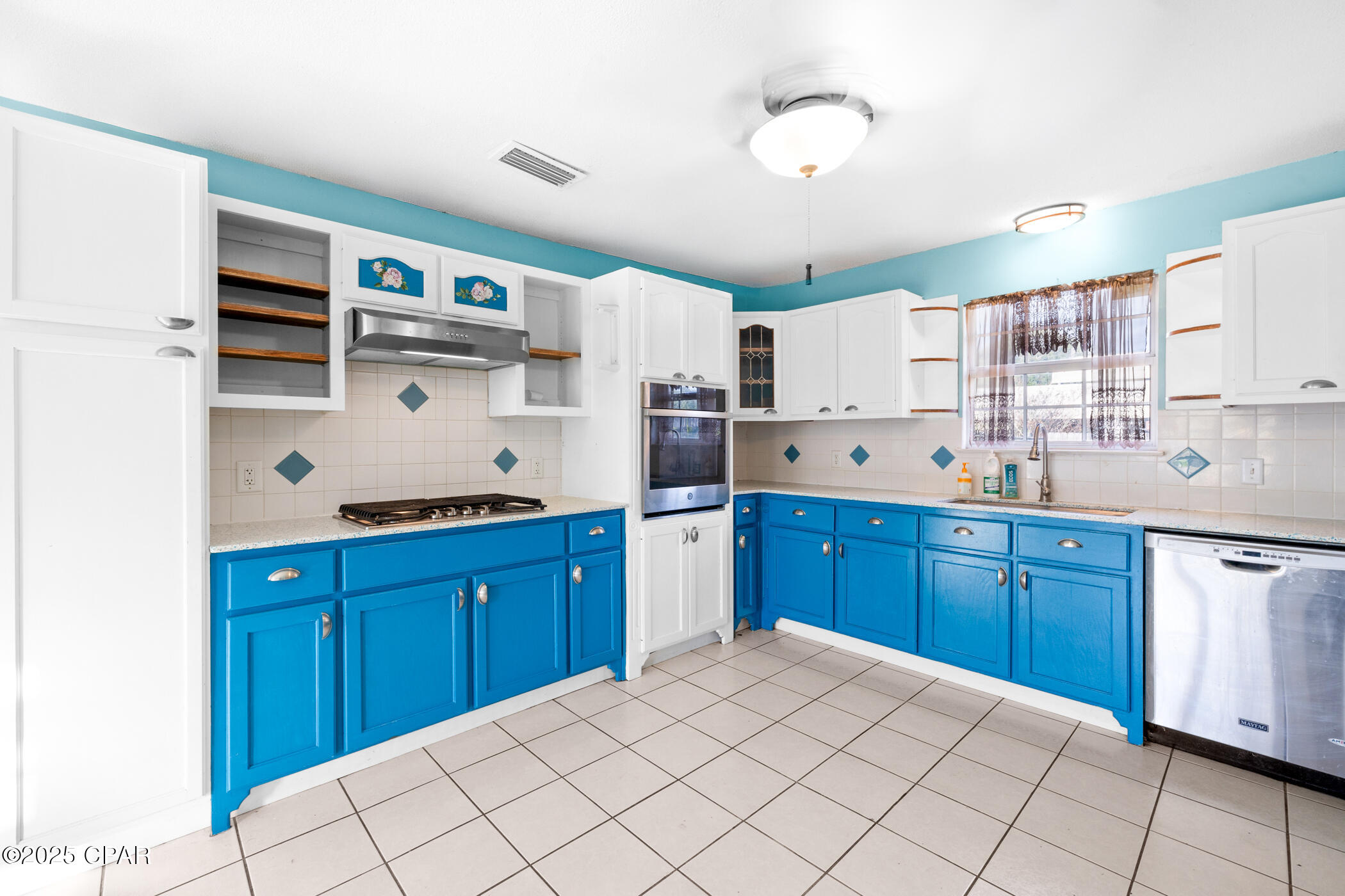 Listing photo id 14 for 816 Transmitter Road