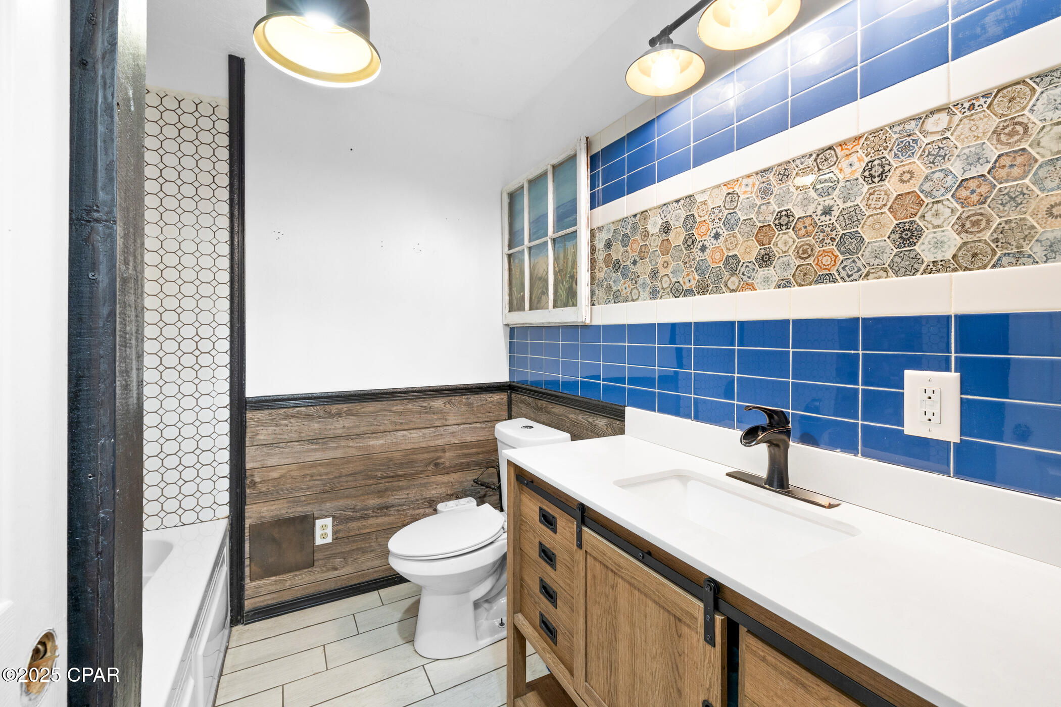 Listing photo id 25 for 816 Transmitter Road