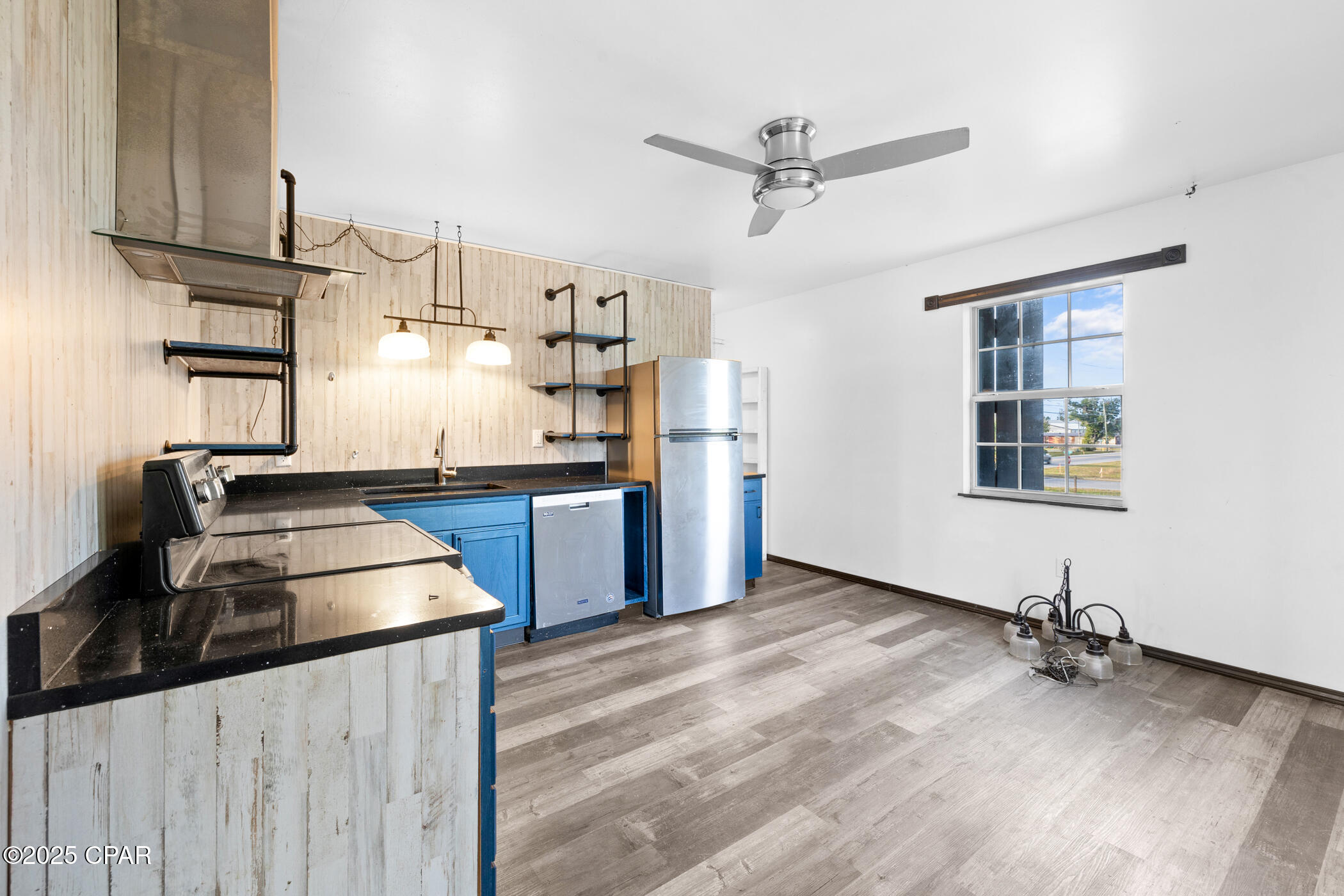 Listing photo id 27 for 816 Transmitter Road