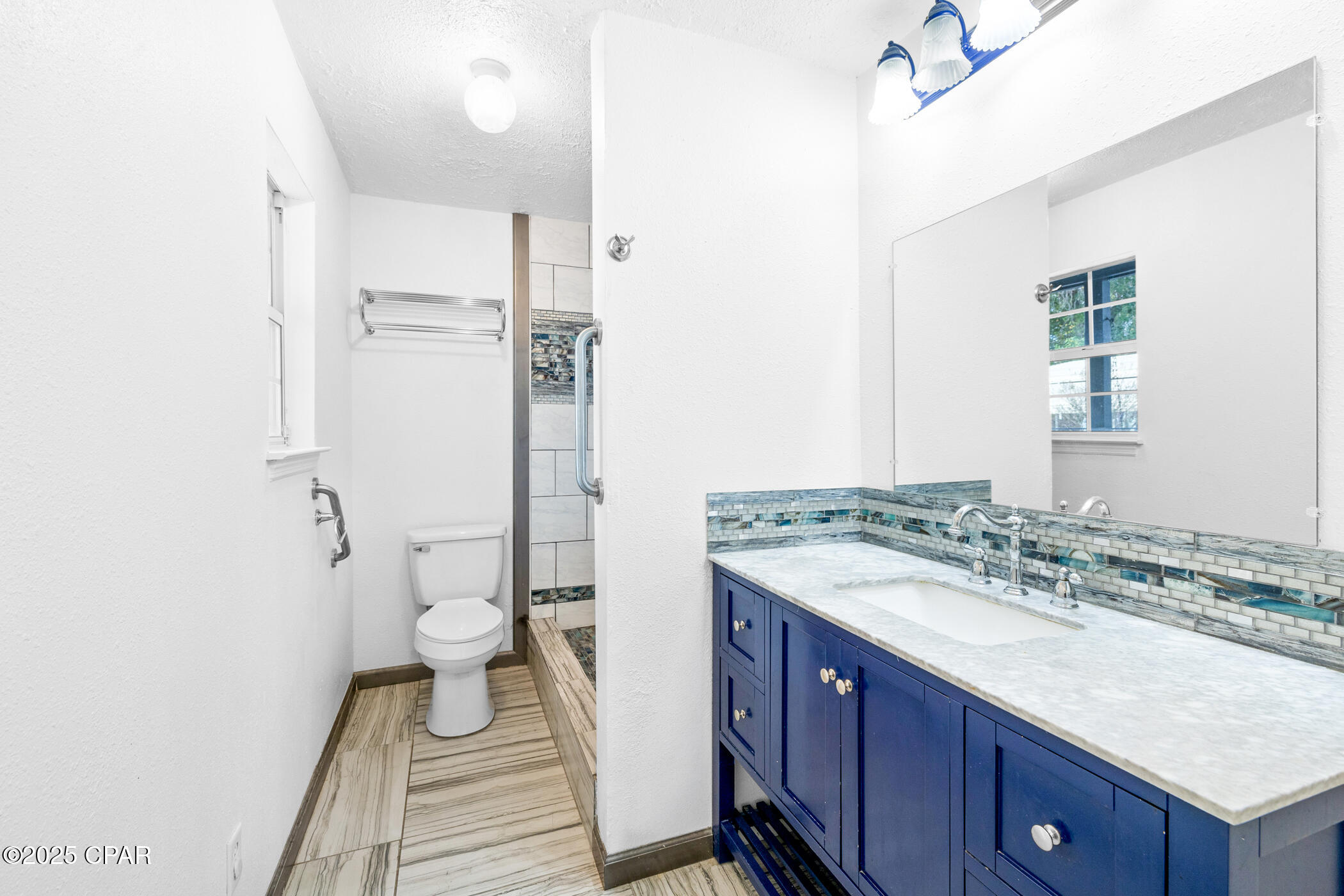 Listing photo id 30 for 816 Transmitter Road