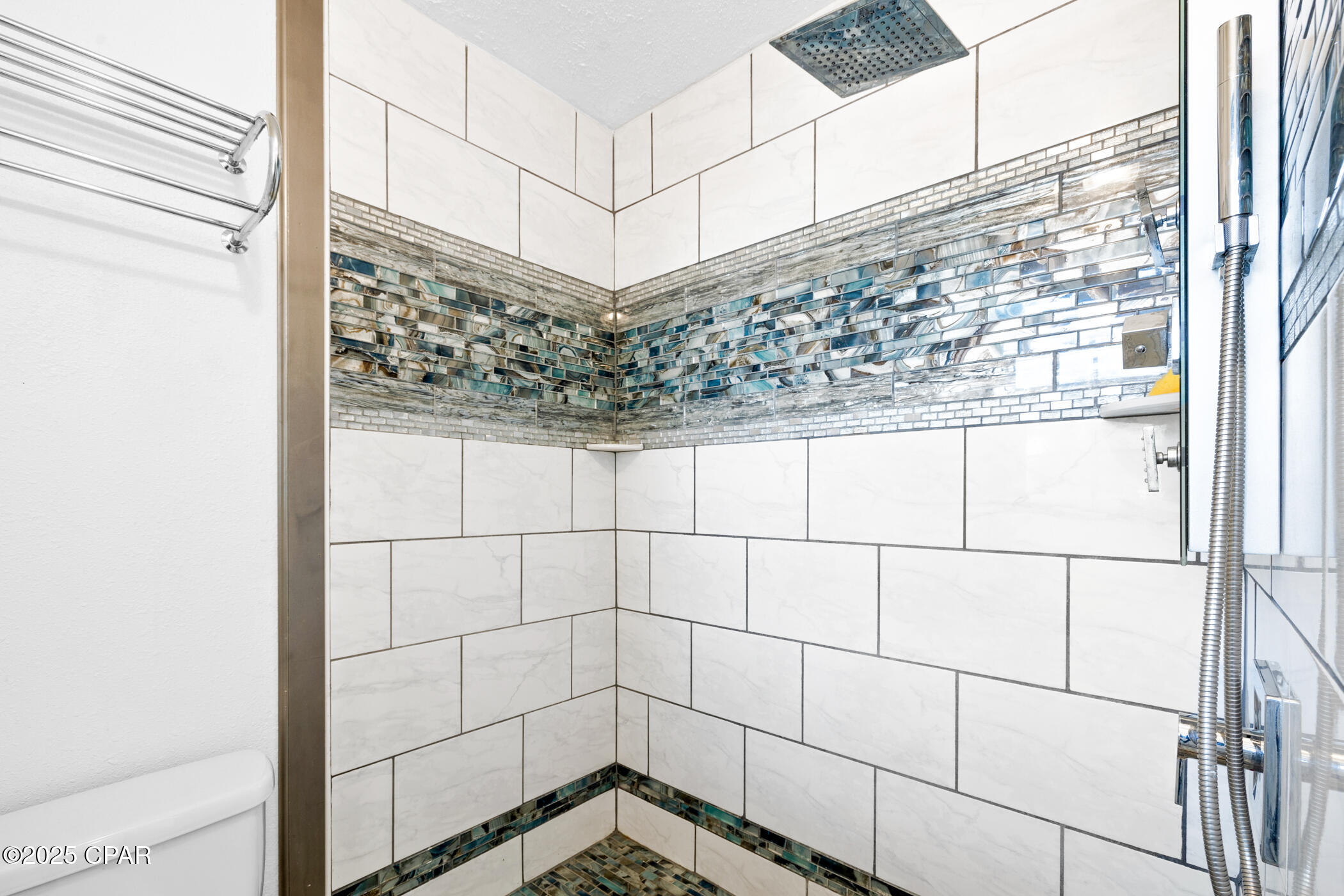 Listing photo id 31 for 816 Transmitter Road