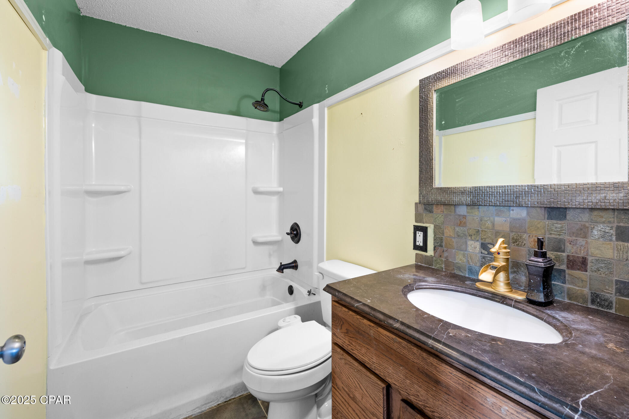 Listing photo id 33 for 816 Transmitter Road