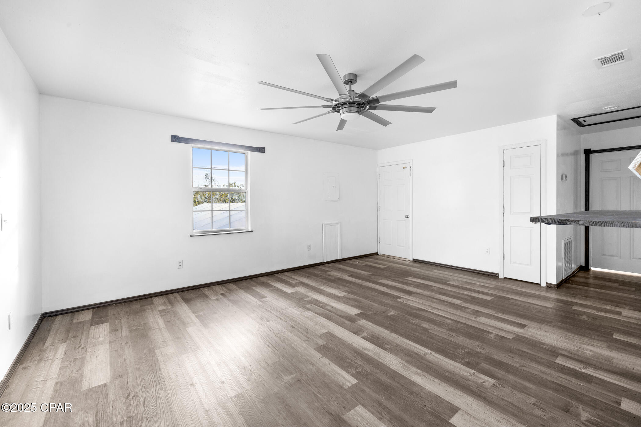 Listing photo id 9 for 816 Transmitter Road