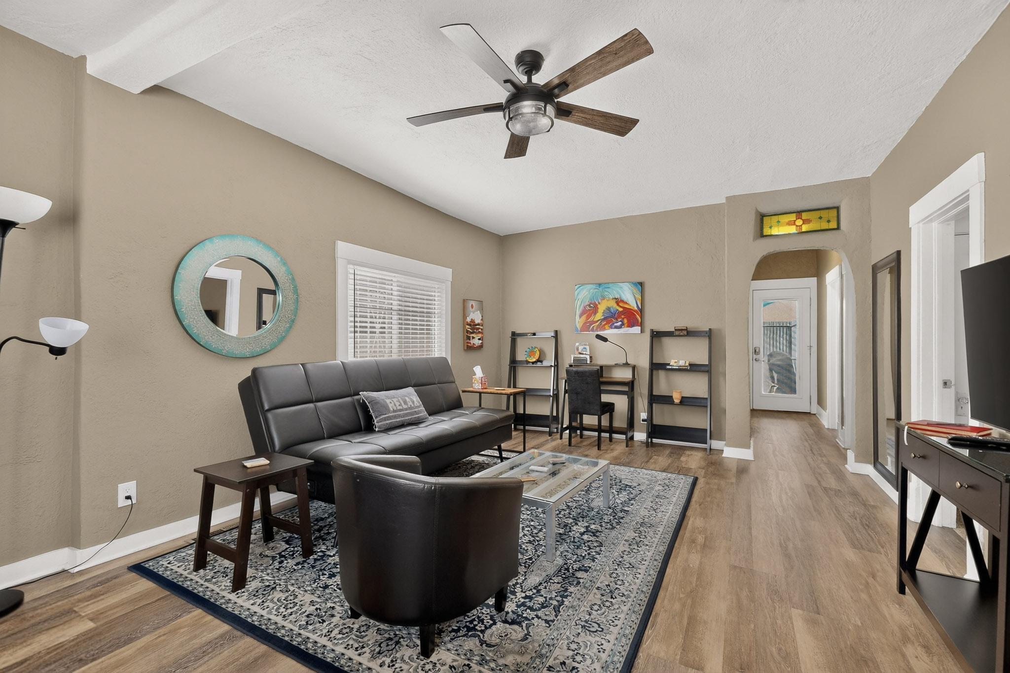 321 Columbia Drive SE, Albuquerque