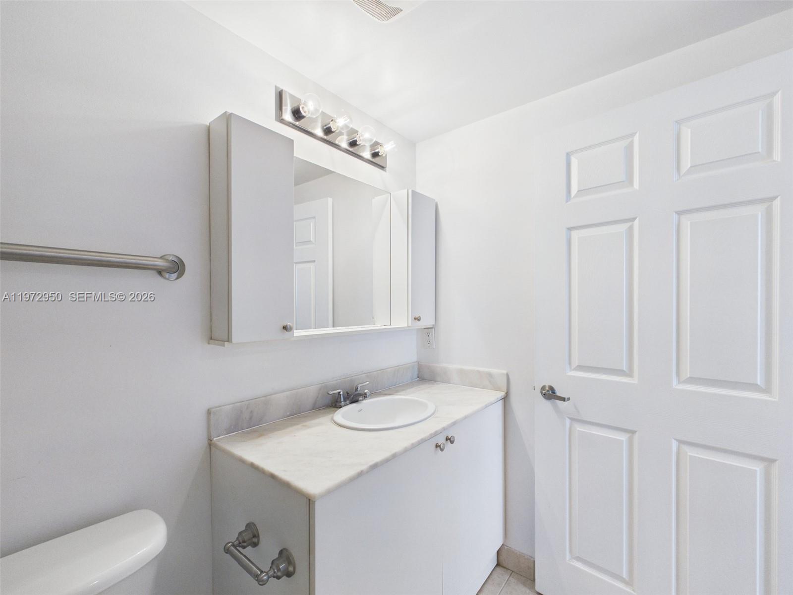 275 NE 18th St 810