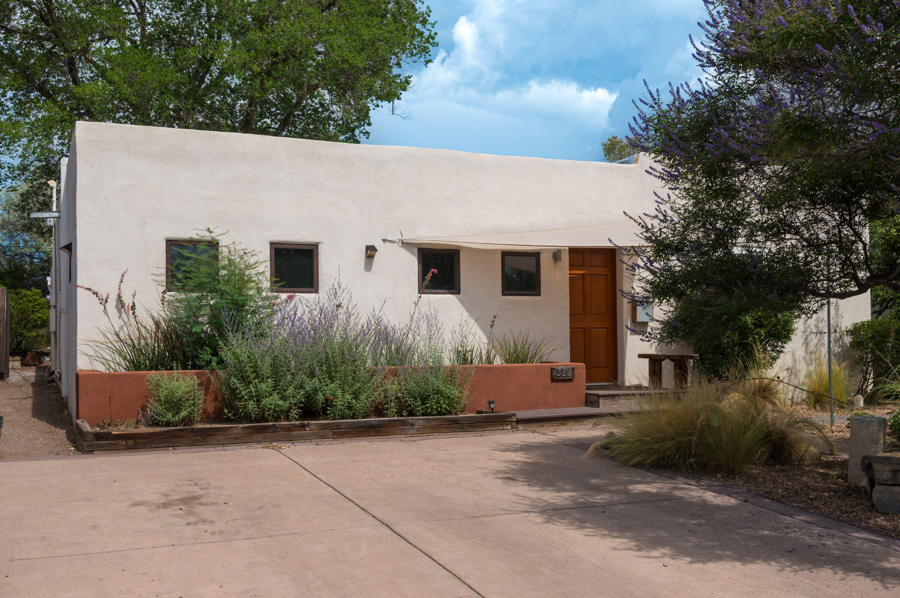 322 AMHERST Drive, Albuquerque NM 87106