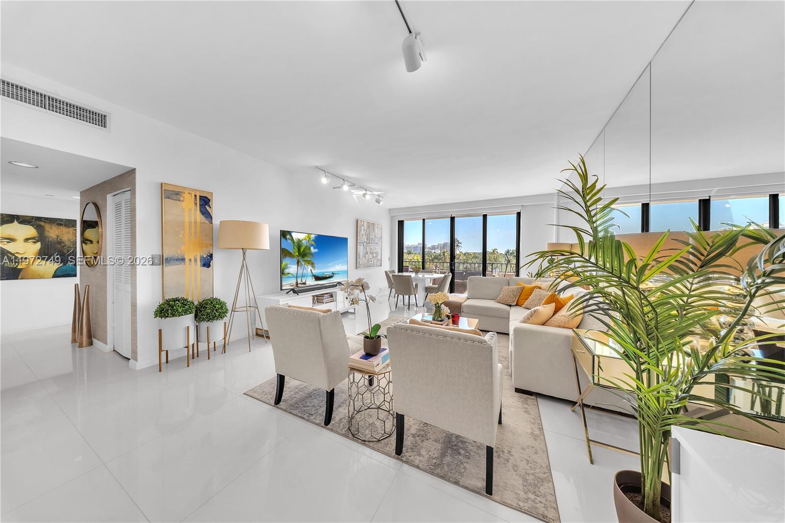 The Emeraldbay @ Key Colo