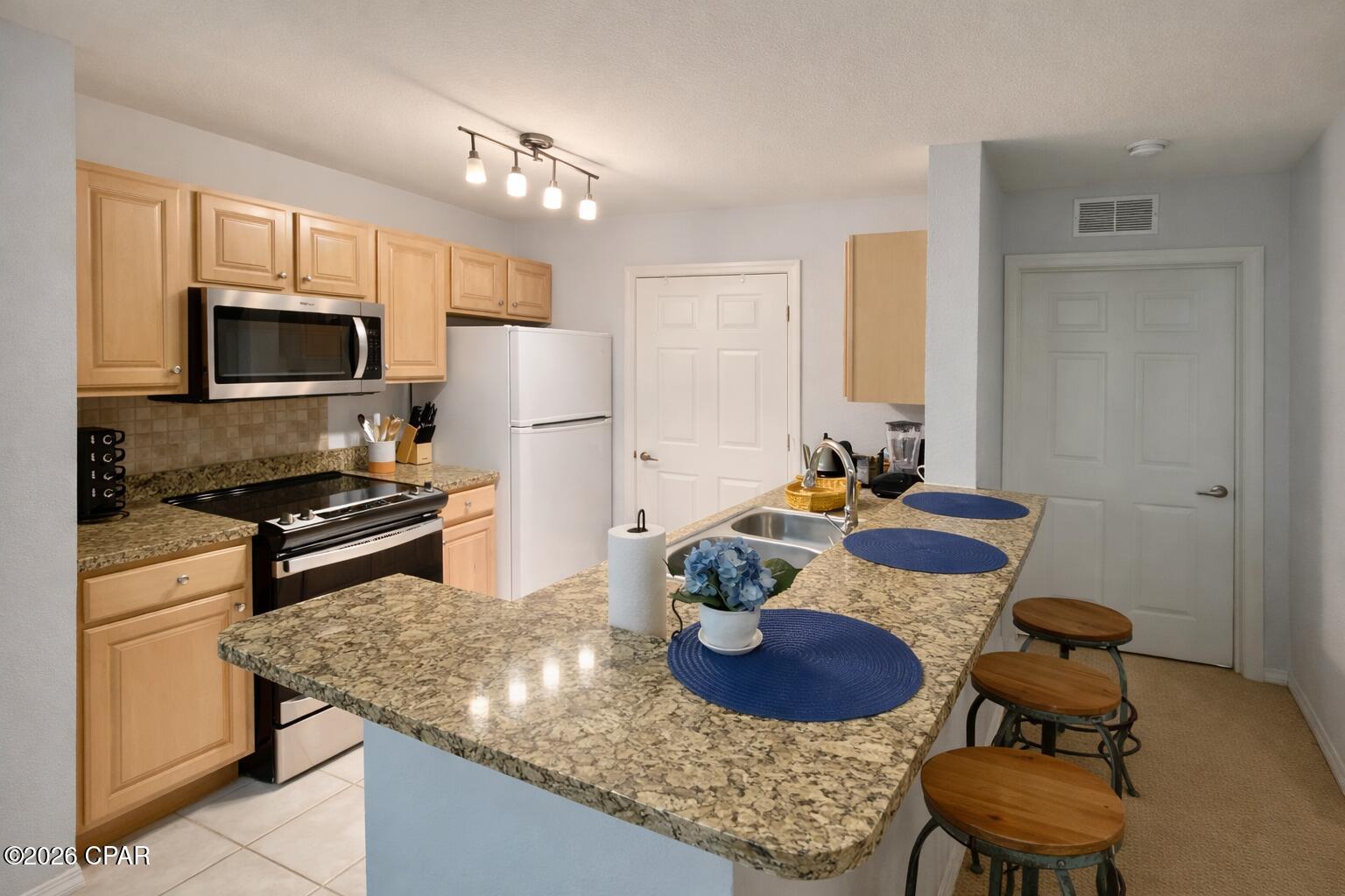 Image 3 For 608 Cape Cod Circle