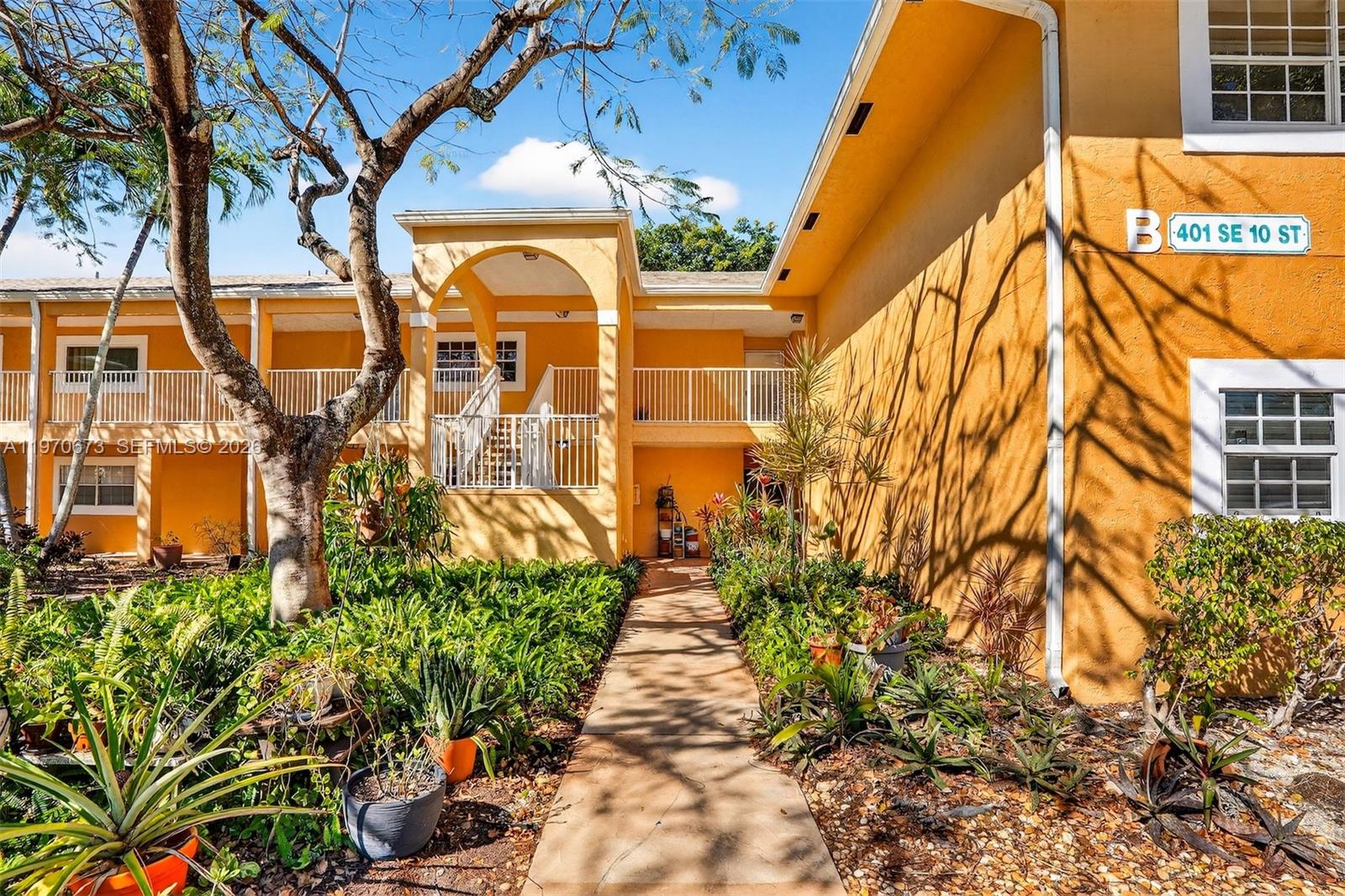 Chateau De Ville Condo