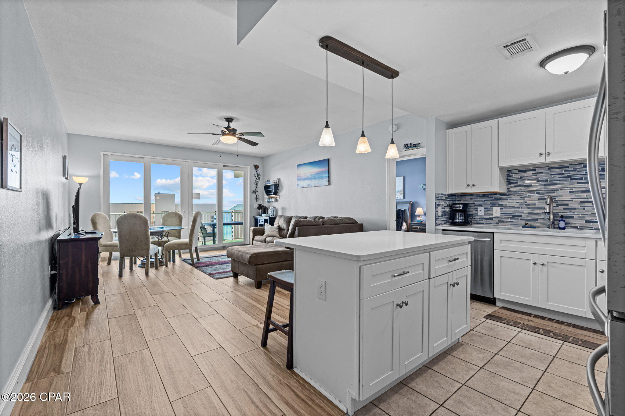 Image 3 For 9860 Thomas Drive 1006