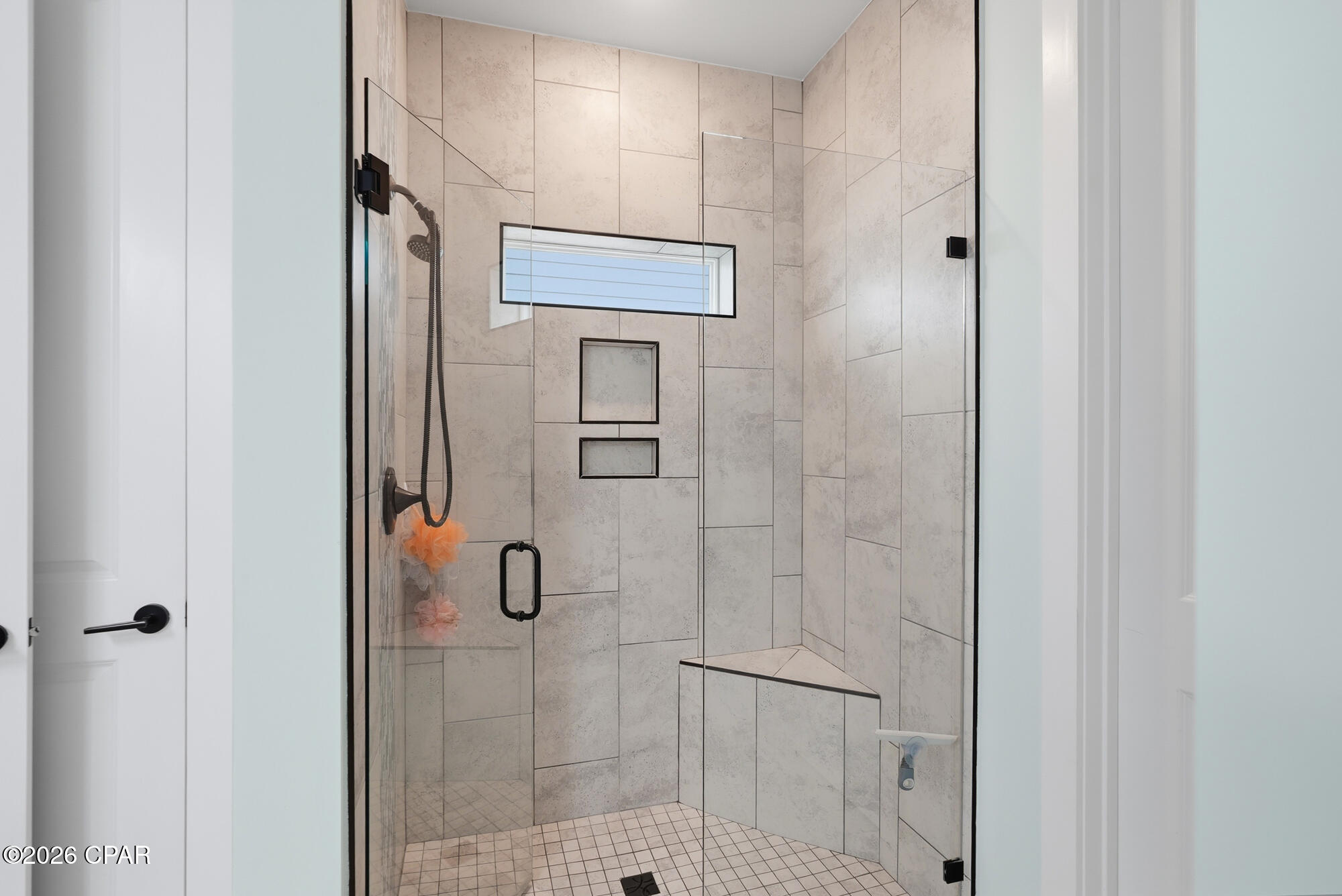 Image 27 For 725 Landing Circle