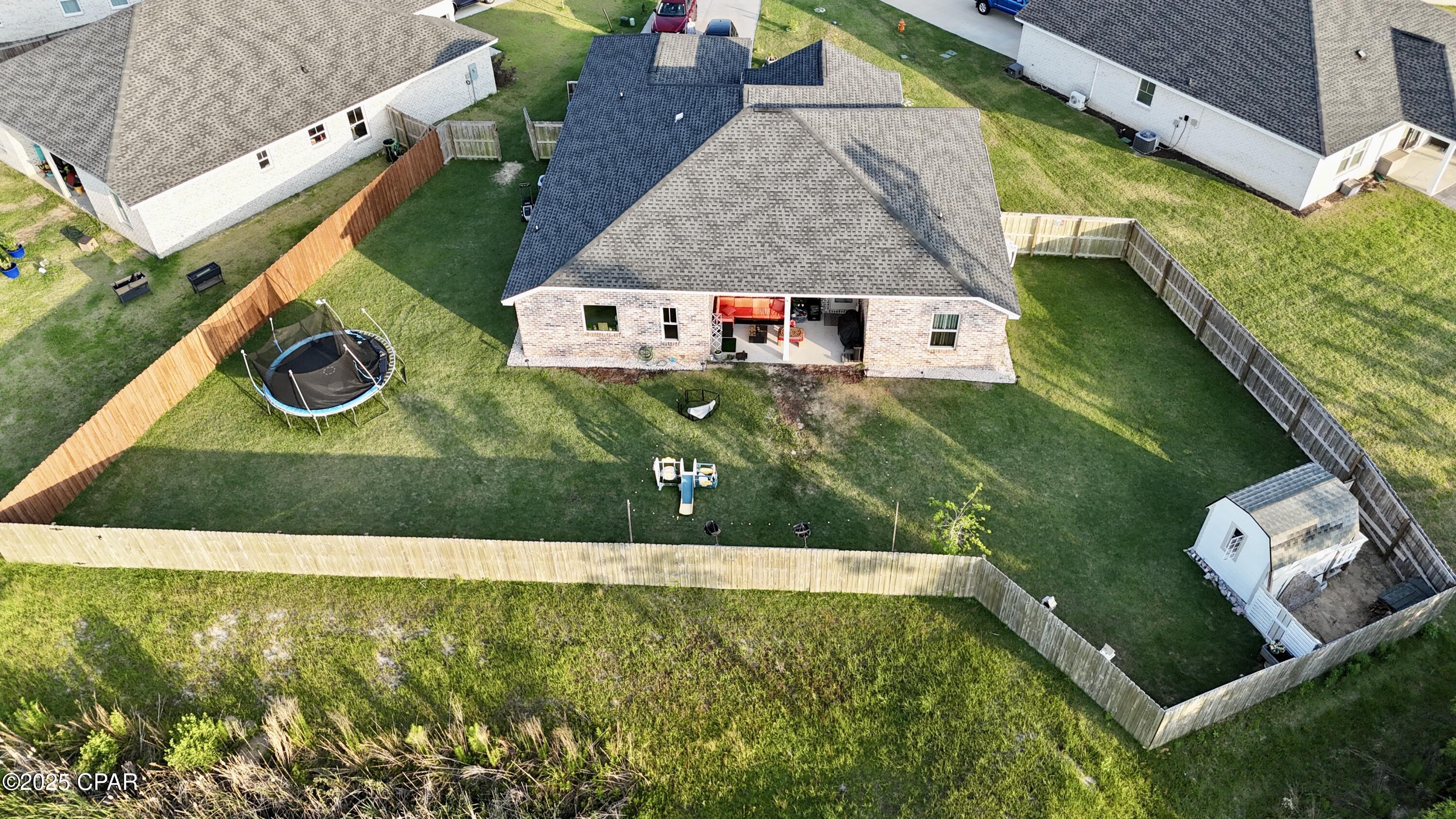 Image 2 For 3928 Sandpine Way