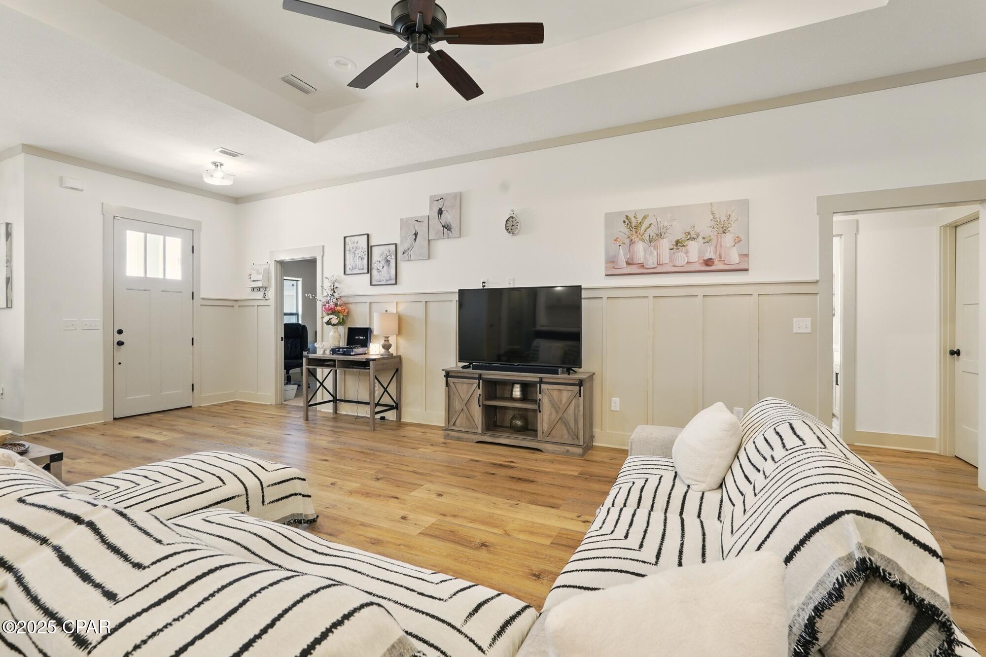 Image 7 For 3928 Sandpine Way