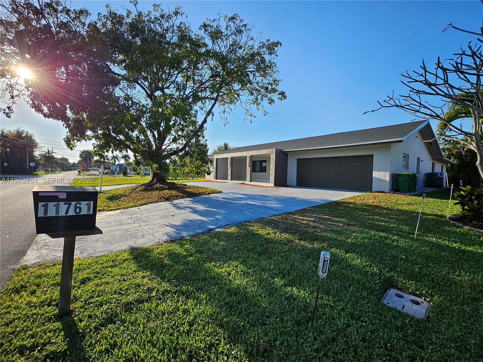 11761 27th Ct, Plantation, Florida 33323