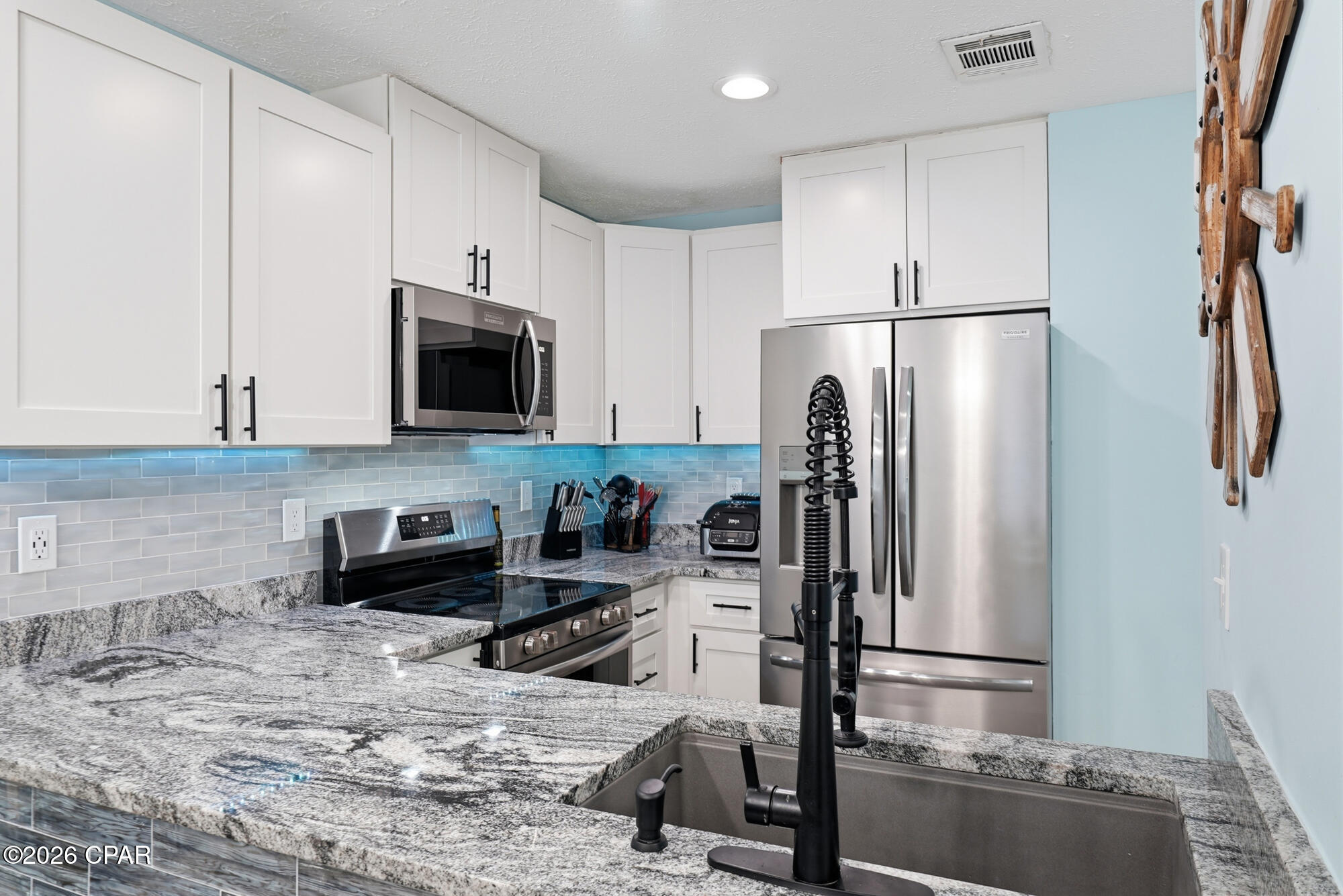 Image 7 For 7205 Lagoon Drive 8