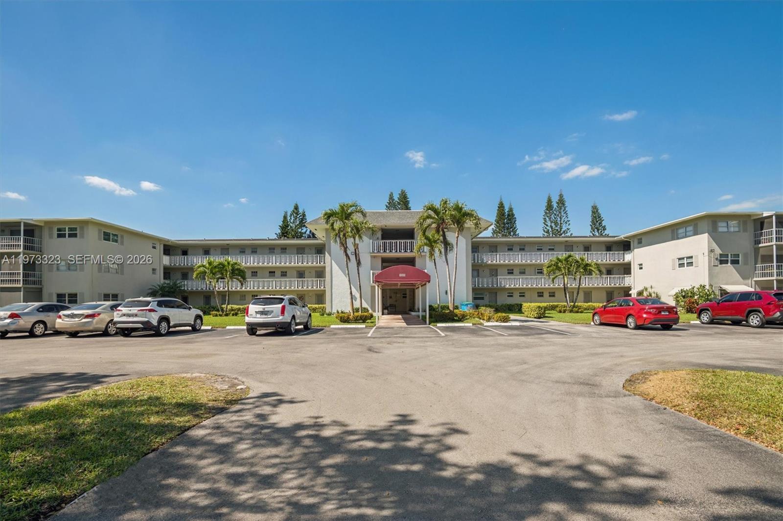 Hillcrest No 4 Condo