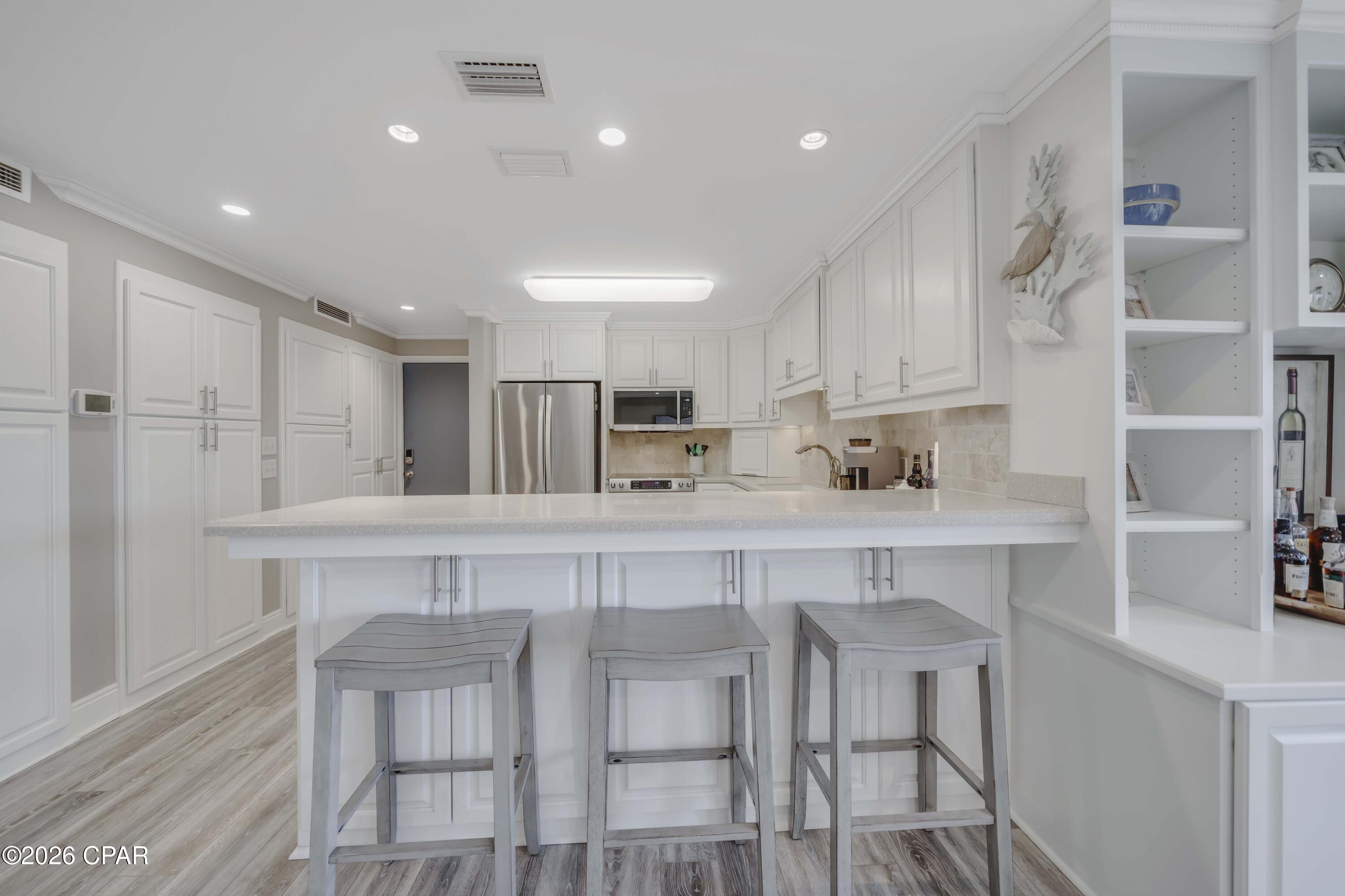 Listing photo id 11 for 4726 Bay Point Road 4137