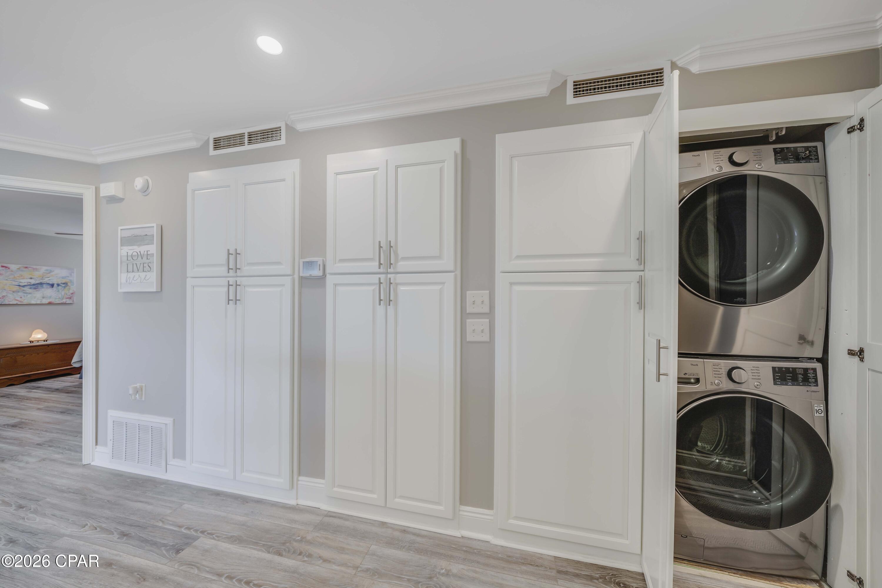 Listing photo id 12 for 4726 Bay Point Road 4137