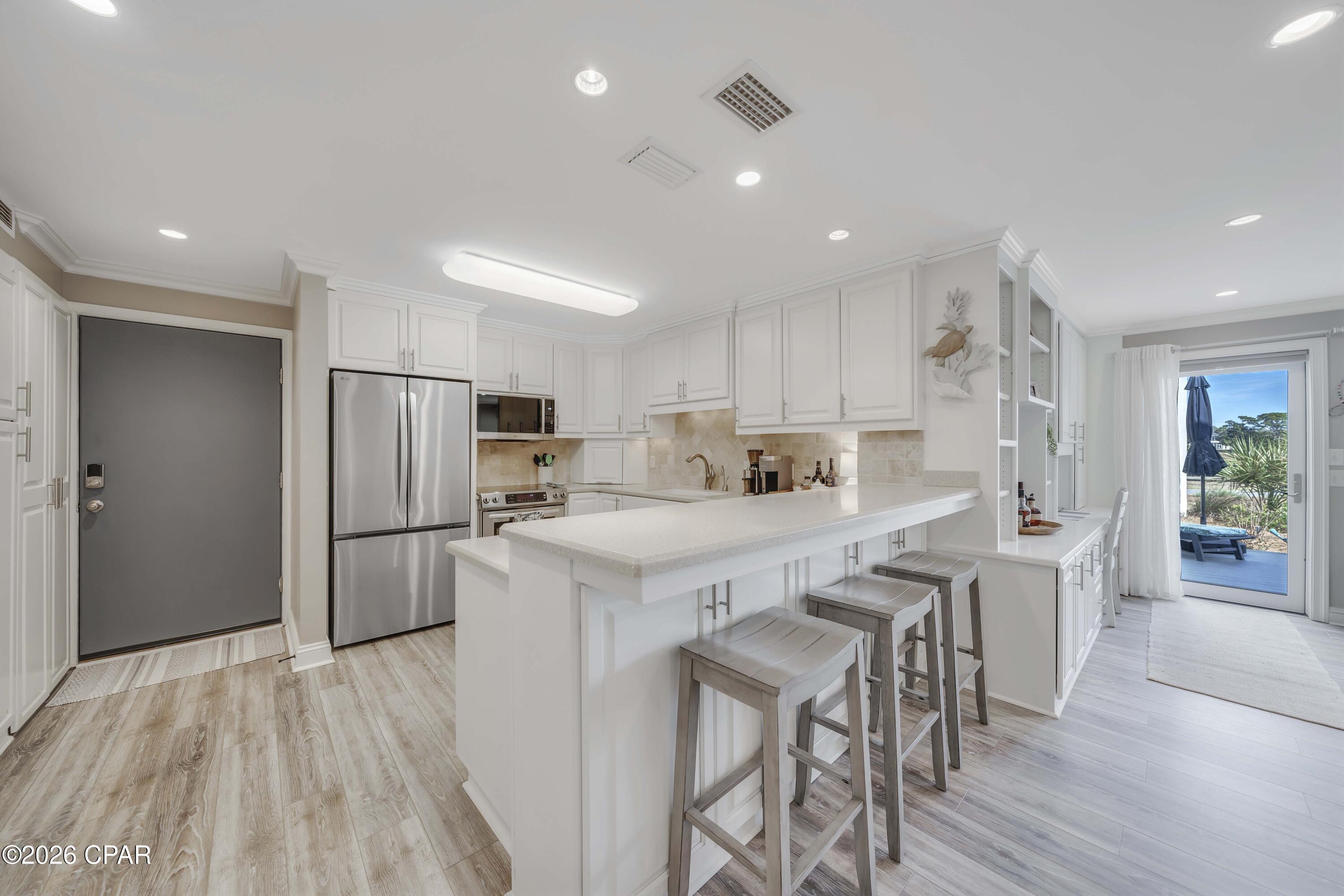 Listing photo id 14 for 4726 Bay Point Road 4137