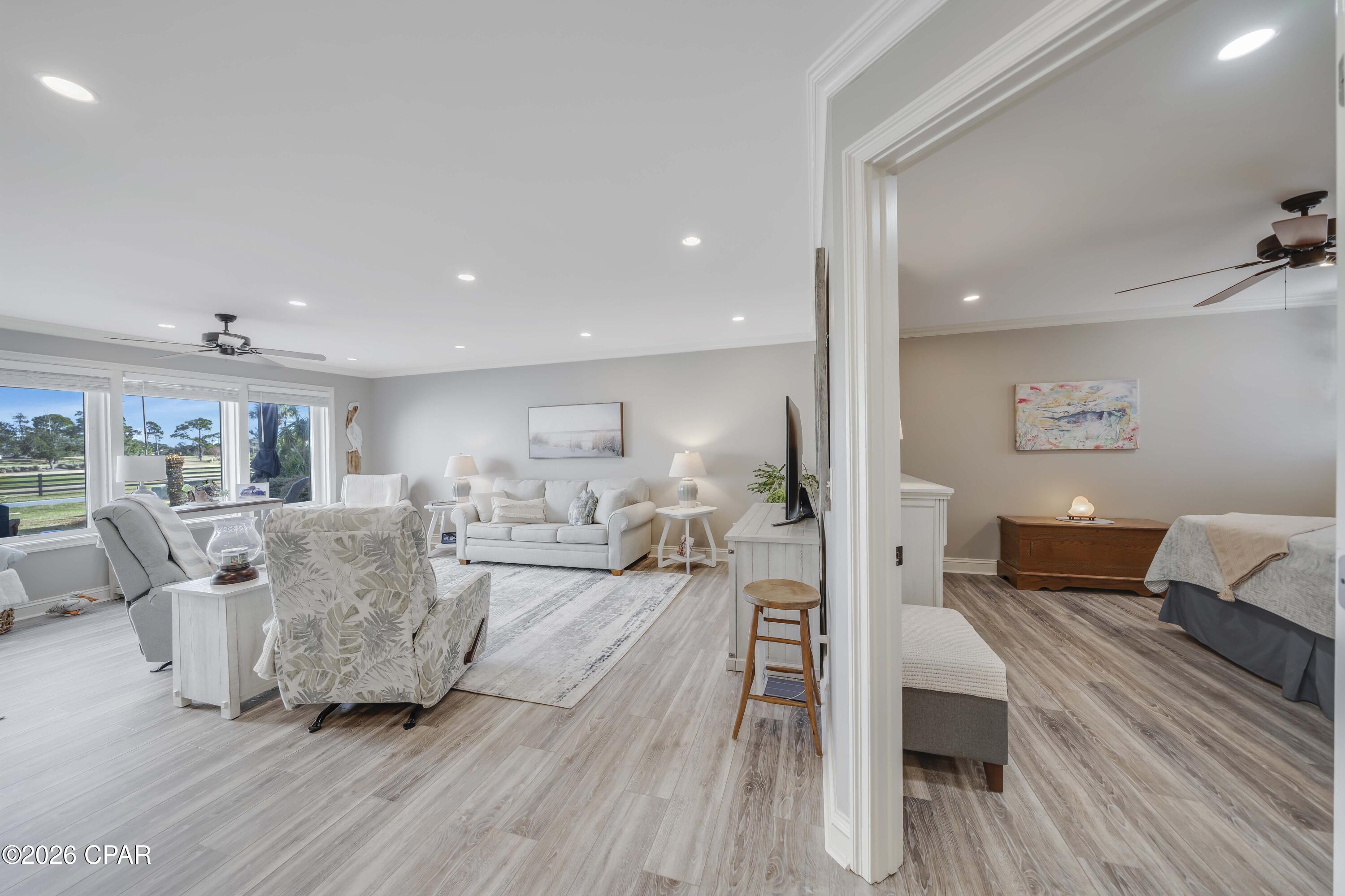 Listing photo id 15 for 4726 Bay Point Road 4137