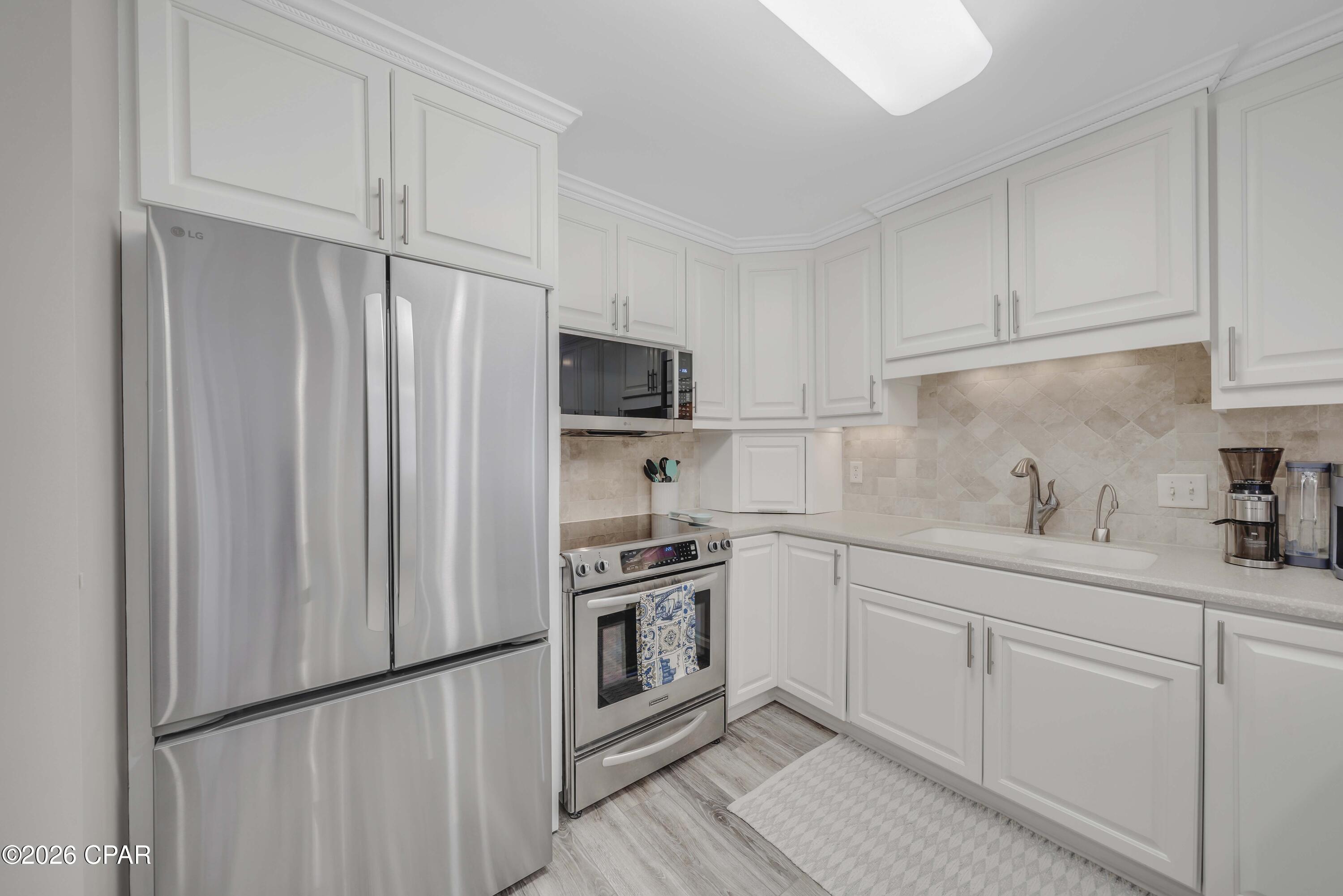 Listing photo id 7 for 4726 Bay Point Road 4137