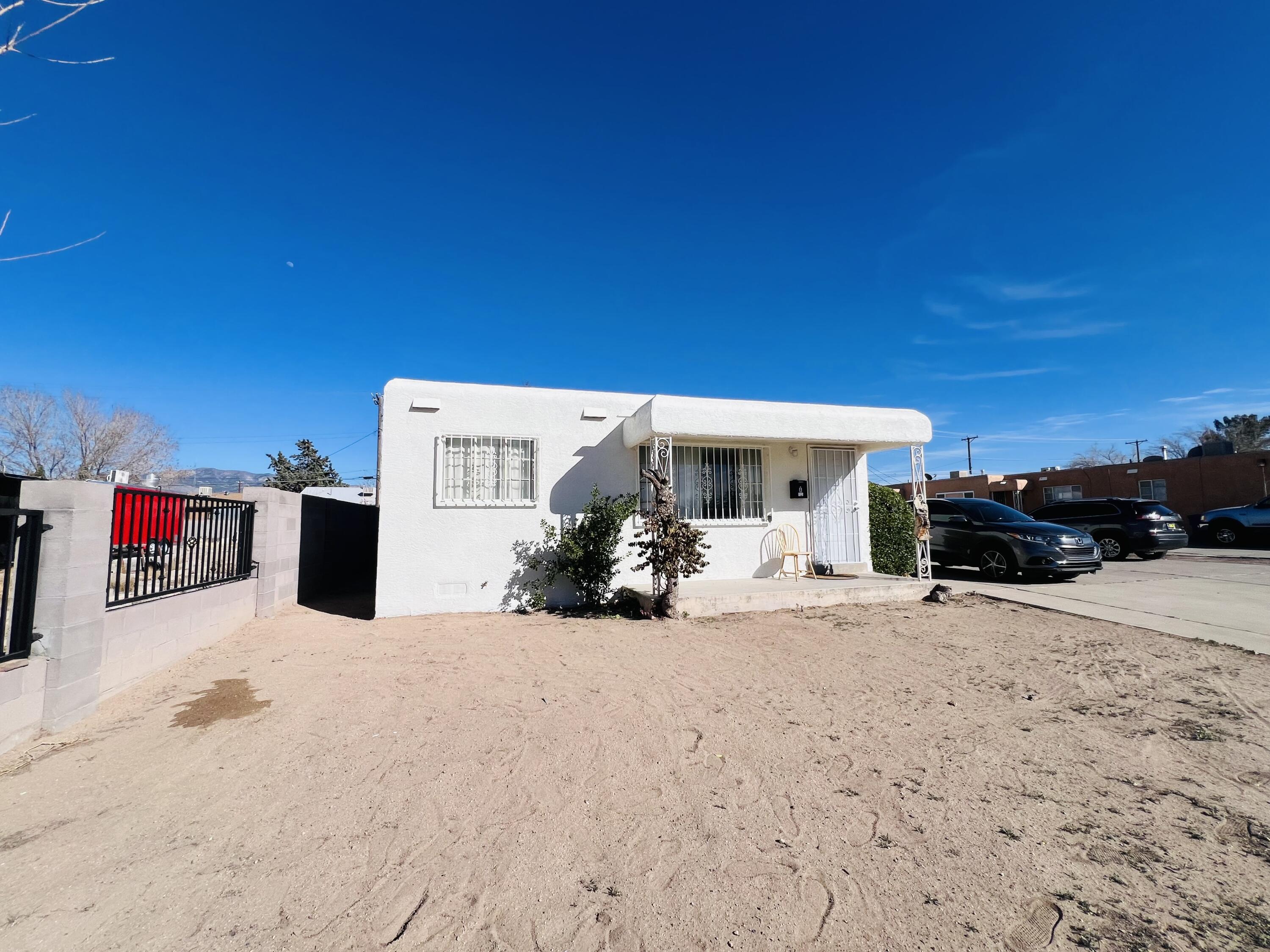 1st image of 636 San Pedro Dr Se, Albuquerque, NM 87108 | MLS# 1098982