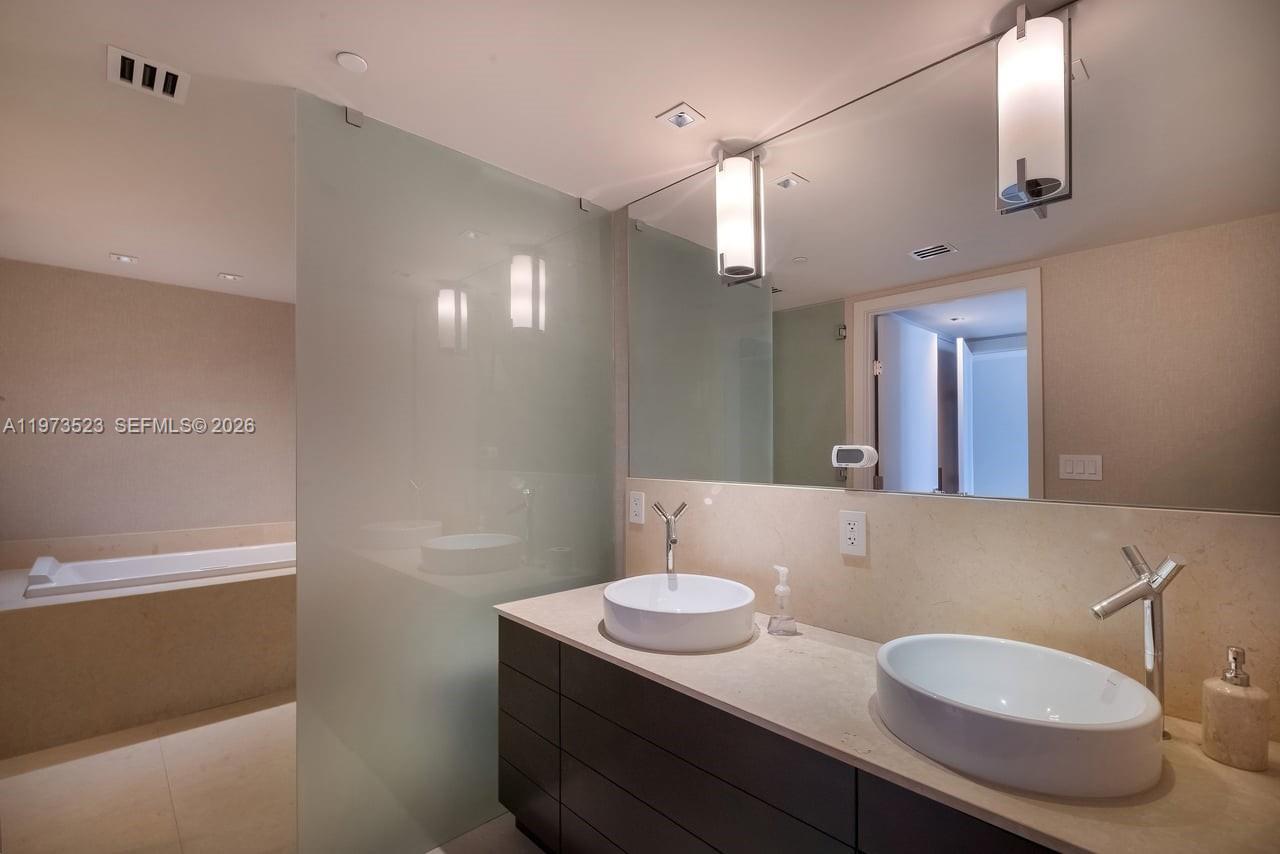 465 Brickell Ave 5701